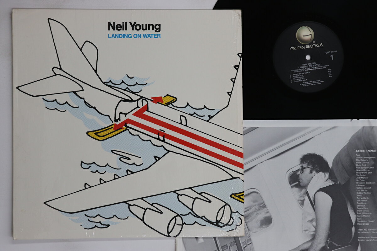 ・アーティスト Neil Young ・タイトル Landing On Water ・レーベル・型番 GEFFEN GHS24109 ・フォーマット LPレコード ・コンディション(盤) 良い (VG+) ・コンディション(ジャケット) 良い (VG+) ・コンディション(帯) オビなし ・特記事項 【ライナー付き】 【シュリンク残し】 実際に発送される商品の画像です 【ご購入前に必ずご確認ください】 ・本店サイト(www.recordcity.jp)とは価格、送料が違います ・本店サイト、その他支店のオーダーとは同梱発送できません ・注文確定後に別の注文を頂いた場合、注文同士の同梱は致しかねます。 ・別倉庫から発送しているため、店頭受け渡しは対応しておりません ・一部商品は他の通販サイトでも販売しているため、ご注文のタイミングによっては商品のご用意ができない場合がございます。 ・土日祝日はお休みです 金曜・祝前日9時以降のご連絡またはご入金は、返答または発送が週明け・祝日明けに順次対応となります。 ・ご購入後のキャンセル不可 ご購入後のキャンセルはいかなる理由においてもお受けできません。ご了承の上、ご購入くださいませ。 ・日本郵便(ゆうパック/ゆうメール)によるお届けになります。 ・中古品であることをご理解ください 当ストアでは中古商品を主に販売しております。中古品であることをご理解の上ご購入ください。また、一部商品はRecordCityオンラインストアで試聴可能です。 ・返品について お客様のご都合による返品は一切承っておりません。 表記の内容と実際の商品に相違がある場合、また針飛び等で返品・返金をご希望される場合は、商品の到着後1週間以内にご連絡ください。商品の返送をこちらで確認後、キャンセル・返金を行います。 コンディションVG以下の商品は返品できません。プレイに影響のない表面のこすれ傷、プレス起因のノイズ盤は返品の対象外です。 【コンディション表記】 ・ほぼ新品(M-)(Like New) 完全な新品。未使用。当店ではほぼ使用しません ・非常に良い(EX)(Excellent) 中古盤として美品な状態。わずかな経年を感じるものの傷みを感じさせない、当店基準で最高の状態 ・良い(VG+)(Very Good Plus) 丁寧に扱われた中古品で、軽い使用感がみられる。 ・可(VG)(Acceptable) 使い込まれた中古品で、「良い」よりもさらに使用感がみられる。 ・悪い(VG-)(Bad) 状態が悪いアイテム。使用の保障はなく、再生不可、針飛び、目立つノイズがあるかもしれない。状態によるクレーム不可。返品不可。 ・非常に悪い(G)(Very Bad) 「悪い」よりさらに状態が悪いアイテム。使用の保障はなく、再生不可、針飛び、目立つノイズがあるかもしれない。状態によるクレーム不可。返品不可。 ・ジャンク(Fair)(Junk/Fair) 割れている、反っている、水ダメージがある、カビ、ジャケットが分離している、ひどい書き込み、ひどい擦れなど最低の状態。使用の保障はなく、再生不可、針飛び、目立つノイズがあるかもしれない。状態によるクレーム不可。返品不可。 ・ジャンク(Poor)(Junk/Poor) 割れている、反っている、水ダメージがある、カビ、ジャケットが分離している、ひどい書き込み、ひどい擦れなど最低の状態。使用の保障はなく、再生不可、針飛び、目立つノイズがあるかもしれない。状態によるクレーム不可。返品不可。