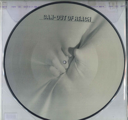 ・アーティスト Can ・タイトル Out Of Reach ・レーベル・型番 Lilith LR352 ・フォーマット LP ・コンディション(盤) 新品 (M) ・コンディション(ジャケット) ・コンディション(帯) オビなし ・特記事項 【ピクチャー盤】 サンプル画像です。実際の商品の画像ではありません 商品写真はバーコード/カタログ番号に対応したサンプル画像ですので、お送りする商品の画像ではありません。帯やライナーなどの付属品は、特記事項に記載されている場合のみ含まれます。プロモやカラーレコードなどの仕様についても、該当する場合のみ特記事項に記載しています。 【ご購入前に必ずご確認ください】 ・本店サイト(www.recordcity.jp)とは価格、送料が違います ・本店サイト、その他支店のオーダーとは同梱発送できません ・注文確定後に別の注文を頂いた場合、注文同士の同梱は致しかねます。 ・別倉庫から発送しているため、店頭受け渡しは対応しておりません ・一部商品は他の通販サイトでも販売しているため、ご注文のタイミングによっては商品のご用意ができない場合がございます。 ・土日祝日はお休みです 金曜・祝前日9時以降のご連絡またはご入金は、返答または発送が週明け・祝日明けに順次対応となります。 ・ご購入後のキャンセル不可 ご購入後のキャンセルはいかなる理由においてもお受けできません。ご了承の上、ご購入くださいませ。 ・日本郵便(ゆうパック/ゆうメール)によるお届けになります。 ・中古品であることをご理解ください 当ストアでは中古商品を主に販売しております。中古品であることをご理解の上ご購入ください。また、一部商品はRecordCityオンラインストアで試聴可能です。 ・返品について お客様のご都合による返品は一切承っておりません。 表記の内容と実際の商品に相違がある場合、また針飛び等で返品・返金をご希望される場合は、商品の到着後1週間以内にご連絡ください。商品の返送をこちらで確認後、キャンセル・返金を行います。 コンディションVG以下の商品は返品できません。プレイに影響のない表面のこすれ傷、プレス起因のノイズ盤は返品の対象外です。 【コンディション表記】 ・ほぼ新品(M-)(Like New) 完全な新品。未使用。当店ではほぼ使用しません ・非常に良い(EX)(Excellent) 中古盤として美品な状態。わずかな経年を感じるものの傷みを感じさせない、当店基準で最高の状態 ・良い(VG+)(Very Good Plus) 丁寧に扱われた中古品で、軽い使用感がみられる。 ・可(VG)(Acceptable) 使い込まれた中古品で、「良い」よりもさらに使用感がみられる。 ・悪い(VG-)(Bad) 状態が悪いアイテム。使用の保障はなく、再生不可、針飛び、目立つノイズがあるかもしれない。状態によるクレーム不可。返品不可。 ・非常に悪い(G)(Very Bad) 「悪い」よりさらに状態が悪いアイテム。使用の保障はなく、再生不可、針飛び、目立つノイズがあるかもしれない。状態によるクレーム不可。返品不可。 ・ジャンク(Fair)(Junk/Fair) 割れている、反っている、水ダメージがある、カビ、ジャケットが分離している、ひどい書き込み、ひどい擦れなど最低の状態。使用の保障はなく、再生不可、針飛び、目立つノイズがあるかもしれない。状態によるクレーム不可。返品不可。 ・ジャンク(Poor)(Junk/Poor) 割れている、反っている、水ダメージがある、カビ、ジャケットが分離している、ひどい書き込み、ひどい擦れなど最低の状態。使用の保障はなく、再生不可、針飛び、目立つノイズがあるかもしれない。状態によるクレーム不可。返品不可。