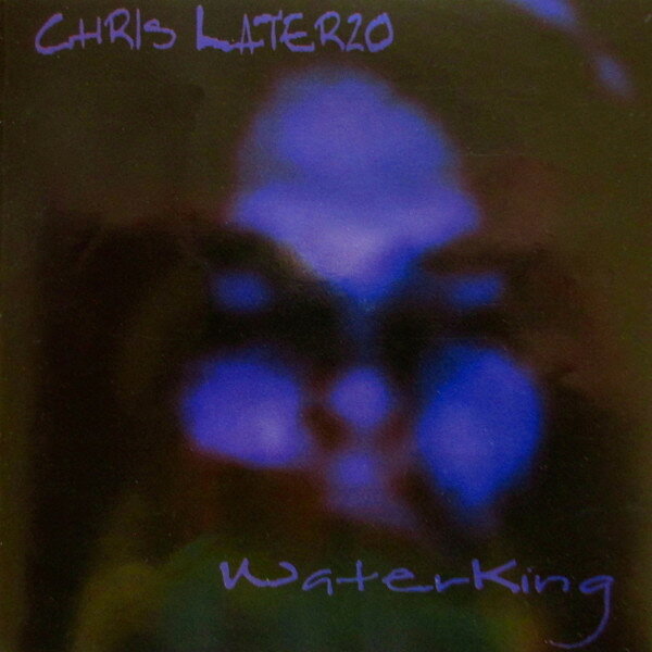 ・アーティスト Chris Laterzo ・タイトル Water King ・レーベル・型番 Yampa Records 027823 ・フォーマット CD ・コンディション(盤) 良い (VG+) ・コンディション(ジャケット) ・コンディション(帯) オビなし ・特記事項 【ケース擦れ】【ケースキズ】 サンプル画像です。実際の商品の画像ではありません 商品写真はバーコード/カタログ番号に対応したサンプル画像ですので、お送りする商品の画像ではありません。帯やライナーなどの付属品は、特記事項に記載されている場合のみ含まれます。プロモやカラーレコードなどの仕様についても、該当する場合のみ特記事項に記載しています。 【ご購入前に必ずご確認ください】 ・本店サイト(www.recordcity.jp)とは価格、送料が違います ・本店サイト、その他支店のオーダーとは同梱発送できません ・注文確定後に別の注文を頂いた場合、注文同士の同梱は致しかねます。 ・別倉庫から発送しているため、店頭受け渡しは対応しておりません ・一部商品は他の通販サイトでも販売しているため、ご注文のタイミングによっては商品のご用意ができない場合がございます。 ・土日祝日はお休みです 金曜・祝前日9時以降のご連絡またはご入金は、返答または発送が週明け・祝日明けに順次対応となります。 ・ご購入後のキャンセル不可 ご購入後のキャンセルはいかなる理由においてもお受けできません。ご了承の上、ご購入くださいませ。 ・日本郵便(ゆうパック/ゆうメール)によるお届けになります。 ・中古品であることをご理解ください 当ストアでは中古商品を主に販売しております。中古品であることをご理解の上ご購入ください。また、一部商品はRecordCityオンラインストアで試聴可能です。 ・返品について お客様のご都合による返品は一切承っておりません。 表記の内容と実際の商品に相違がある場合、また針飛び等で返品・返金をご希望される場合は、商品の到着後1週間以内にご連絡ください。商品の返送をこちらで確認後、キャンセル・返金を行います。 コンディションVG以下の商品は返品できません。プレイに影響のない表面のこすれ傷、プレス起因のノイズ盤は返品の対象外です。 【コンディション表記】 ・ほぼ新品(M-)(Like New) 完全な新品。未使用。当店ではほぼ使用しません ・非常に良い(EX)(Excellent) 中古盤として美品な状態。わずかな経年を感じるものの傷みを感じさせない、当店基準で最高の状態 ・良い(VG+)(Very Good Plus) 丁寧に扱われた中古品で、軽い使用感がみられる。 ・可(VG)(Acceptable) 使い込まれた中古品で、「良い」よりもさらに使用感がみられる。 ・悪い(VG-)(Bad) 状態が悪いアイテム。使用の保障はなく、再生不可、針飛び、目立つノイズがあるかもしれない。状態によるクレーム不可。返品不可。 ・非常に悪い(G)(Very Bad) 「悪い」よりさらに状態が悪いアイテム。使用の保障はなく、再生不可、針飛び、目立つノイズがあるかもしれない。状態によるクレーム不可。返品不可。 ・ジャンク(Fair)(Junk/Fair) 割れている、反っている、水ダメージがある、カビ、ジャケットが分離している、ひどい書き込み、ひどい擦れなど最低の状態。使用の保障はなく、再生不可、針飛び、目立つノイズがあるかもしれない。状態によるクレーム不可。返品不可。 ・ジャンク(Poor)(Junk/Poor) 割れている、反っている、水ダメージがある、カビ、ジャケットが分離している、ひどい書き込み、ひどい擦れなど最低の状態。使用の保障はなく、再生不可、針飛び、目立つノイズがあるかもしれない。状態によるクレーム不可。返品不可。
