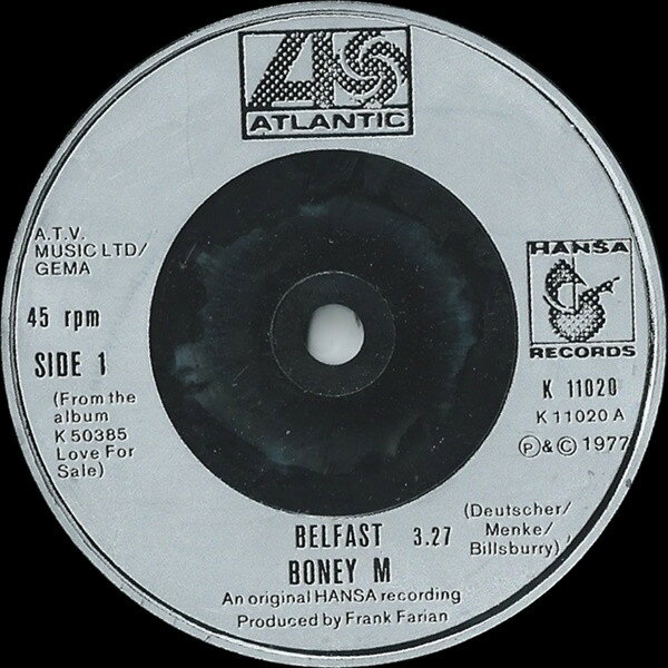 ・アーティスト Boney M. ・タイトル Belfast ・レーベル・型番 Atlantic K11020 ・フォーマット 7インチレコード ・コンディション(盤) 良い (VG+) ・コンディション(ジャケット) プレインカバー（元ジャケット／カバー無し） ・コンディション(帯) オビなし ・特記事項 【レーベルにシール付着】 サンプル画像です。実際の商品の画像ではありません 商品写真はバーコード/カタログ番号に対応したサンプル画像ですので、お送りする商品の画像ではありません。帯やライナーなどの付属品は、特記事項に記載されている場合のみ含まれます。プロモやカラーレコードなどの仕様についても、該当する場合のみ特記事項に記載しています。 【ご購入前に必ずご確認ください】 ・本店サイト(www.recordcity.jp)とは価格、送料が違います ・本店サイト、その他支店のオーダーとは同梱発送できません ・注文確定後に別の注文を頂いた場合、注文同士の同梱は致しかねます。 ・別倉庫から発送しているため、店頭受け渡しは対応しておりません ・一部商品は他の通販サイトでも販売しているため、ご注文のタイミングによっては商品のご用意ができない場合がございます。 ・土日祝日はお休みです 金曜・祝前日9時以降のご連絡またはご入金は、返答または発送が週明け・祝日明けに順次対応となります。 ・ご購入後のキャンセル不可 ご購入後のキャンセルはいかなる理由においてもお受けできません。ご了承の上、ご購入くださいませ。 ・日本郵便(ゆうパック/ゆうメール)によるお届けになります。 ・中古品であることをご理解ください 当ストアでは中古商品を主に販売しております。中古品であることをご理解の上ご購入ください。また、一部商品はRecordCityオンラインストアで試聴可能です。 ・返品について お客様のご都合による返品は一切承っておりません。 表記の内容と実際の商品に相違がある場合、また針飛び等で返品・返金をご希望される場合は、商品の到着後1週間以内にご連絡ください。商品の返送をこちらで確認後、キャンセル・返金を行います。 コンディションVG以下の商品は返品できません。プレイに影響のない表面のこすれ傷、プレス起因のノイズ盤は返品の対象外です。 【コンディション表記】 ・ほぼ新品(M-)(Like New) 完全な新品。未使用。当店ではほぼ使用しません ・非常に良い(EX)(Excellent) 中古盤として美品な状態。わずかな経年を感じるものの傷みを感じさせない、当店基準で最高の状態 ・良い(VG+)(Very Good Plus) 丁寧に扱われた中古品で、軽い使用感がみられる。 ・可(VG)(Acceptable) 使い込まれた中古品で、「良い」よりもさらに使用感がみられる。 ・悪い(VG-)(Bad) 状態が悪いアイテム。使用の保障はなく、再生不可、針飛び、目立つノイズがあるかもしれない。状態によるクレーム不可。返品不可。 ・非常に悪い(G)(Very Bad) 「悪い」よりさらに状態が悪いアイテム。使用の保障はなく、再生不可、針飛び、目立つノイズがあるかもしれない。状態によるクレーム不可。返品不可。 ・ジャンク(Fair)(Junk/Fair) 割れている、反っている、水ダメージがある、カビ、ジャケットが分離している、ひどい書き込み、ひどい擦れなど最低の状態。使用の保障はなく、再生不可、針飛び、目立つノイズがあるかもしれない。状態によるクレーム不可。返品不可。 ・ジャンク(Poor)(Junk/Poor) 割れている、反っている、水ダメージがある、カビ、ジャケットが分離している、ひどい書き込み、ひどい擦れなど最低の状態。使用の保障はなく、再生不可、針飛び、目立つノイズがあるかもしれない。状態によるクレーム不可。返品不可。