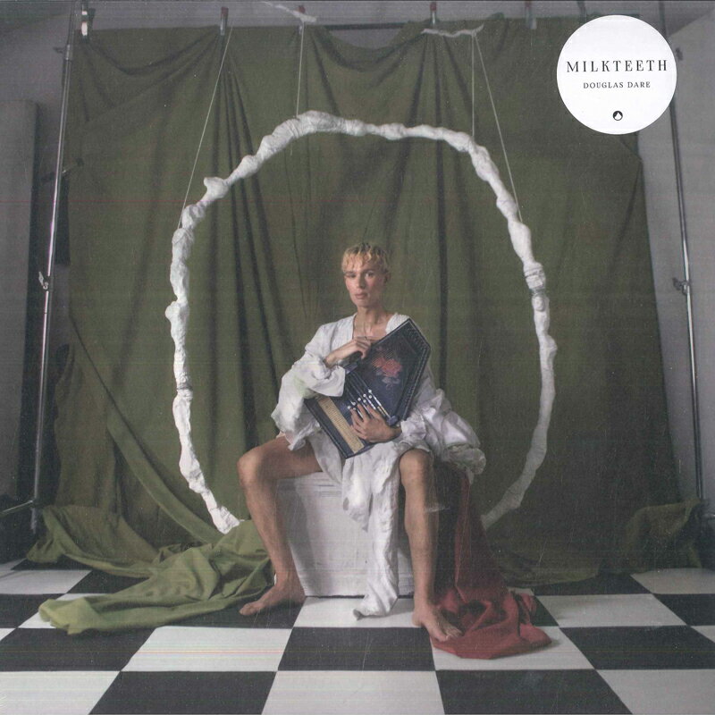 ・アーティスト Douglas Dare ・タイトル Milkteeth ・レーベル・型番 Erased Tapes Records ERATP131LP ・フォーマット LP ・コンディション(盤) 新品 (M) ・コンディション(ジャケット) ・コンディション(帯) オビなし ・特記事項 サンプル画像です。実際の商品の画像ではありません 商品写真はバーコード/カタログ番号に対応したサンプル画像ですので、お送りする商品の画像ではありません。帯やライナーなどの付属品は、特記事項に記載されている場合のみ含まれます。プロモやカラーレコードなどの仕様についても、該当する場合のみ特記事項に記載しています。 【ご購入前に必ずご確認ください】 ・本店サイト(www.recordcity.jp)とは価格、送料が違います ・本店サイト、その他支店のオーダーとは同梱発送できません ・別倉庫から発送しているため、店頭受け渡しは対応しておりません ・一部商品は他の通販サイトでも販売しているため、ご注文のタイミングによっては商品のご用意ができない場合がございます。 ・土日祝日はお休みです 金曜・祝前日9時以降のご連絡またはご入金は、返答または発送が週明け・祝日明けに順次対応となります。 ・ご購入後のキャンセル不可 ご購入後のキャンセルはいかなる理由においてもお受けできません。ご了承の上、ご購入くださいませ。 ・日本郵便(ゆうパック/ゆうメール)によるお届けになります。 ・中古品であることをご理解ください 当ストアではお客様よりお譲りいただいた中古商品を主に販売しております。中古品であることをご理解の上ご購入ください。また、一部商品はRecordCityオンラインストアで試聴可能です。 ・返品について お客様のご都合による返品は一切承っておりません。 表記の内容と実際の商品に相違がある場合、また針飛び等で返品・返金をご希望される場合は、商品の到着後1週間以内にご連絡ください。商品の返送をこちらで確認後、キャンセル・返金を行います。 コンディションVG以下の商品は返品できません。プレイに影響のない表面のこすれ傷、プレス起因のノイズ盤は返品の対象外です。 【コンディション表記】 ・ほぼ新品(M-)(Like New) 完全な新品。未使用。当店ではほぼ使用しません ・非常に良い(EX)(Excellent) 中古盤として美品な状態。わずかな経年を感じるものの傷みを感じさせない、当店基準で最高の状態 ・良い(VG+)(Very Good Plus) 丁寧に扱われた中古品で、軽い使用感がみられる。 ・可(VG)(Acceptable) 使い込まれた中古品で、「良い」よりもさらに使用感がみられる。 ・悪い(VG-)(Bad) 状態が悪いアイテム。使用の保障はなく、再生不可、針飛び、目立つノイズがあるかもしれない。状態によるクレーム不可。返品不可。 ・非常に悪い(G)(Very Bad) 「悪い」よりさらに状態が悪いアイテム。使用の保障はなく、再生不可、針飛び、目立つノイズがあるかもしれない。状態によるクレーム不可。返品不可。 ・ジャンク(Fair)(Junk/Fair) 割れている、反っている、水ダメージがある、カビ、ジャケットが分離している、ひどい書き込み、ひどい擦れなど最低の状態。使用の保障はなく、再生不可、針飛び、目立つノイズがあるかもしれない。状態によるクレーム不可。返品不可。 ・ジャンク(Poor)(Junk/Poor) 割れている、反っている、水ダメージがある、カビ、ジャケットが分離している、ひどい書き込み、ひどい擦れなど最低の状態。使用の保障はなく、再生不可、針飛び、目立つノイズがあるかもしれない。状態によるクレーム不可。返品不可。