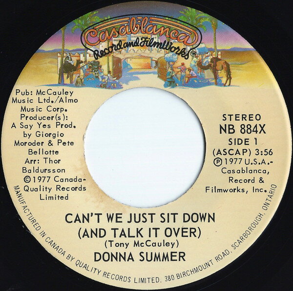 ・アーティスト Donna Summer ・タイトル Can't We Just Sit Down (And Talk It Over) / I Feel Love ・レーベル・型番 Casablanca NB884X ・フォーマット 7インチレコード ・コンディション(盤) 可 (VG) ・コンディション(ジャケット) プレインカバー（元ジャケット／カバー無し） ・コンディション(帯) オビなし ・特記事項 【盤に浅い跡】【company sleeve】 サンプル画像です。実際の商品の画像ではありません 商品写真はバーコード/カタログ番号に対応したサンプル画像ですので、お送りする商品の画像ではありません。帯やライナーなどの付属品は、特記事項に記載されている場合のみ含まれます。プロモやカラーレコードなどの仕様についても、該当する場合のみ特記事項に記載しています。 【ご購入前に必ずご確認ください】 ・本店サイト(www.recordcity.jp)とは価格、送料が違います ・本店サイト、その他支店のオーダーとは同梱発送できません ・注文確定後に別の注文を頂いた場合、注文同士の同梱は致しかねます。 ・別倉庫から発送しているため、店頭受け渡しは対応しておりません ・一部商品は他の通販サイトでも販売しているため、ご注文のタイミングによっては商品のご用意ができない場合がございます。 ・土日祝日はお休みです 金曜・祝前日9時以降のご連絡またはご入金は、返答または発送が週明け・祝日明けに順次対応となります。 ・ご購入後のキャンセル不可 ご購入後のキャンセルはいかなる理由においてもお受けできません。ご了承の上、ご購入くださいませ。 ・日本郵便(ゆうパック/ゆうメール)によるお届けになります。 ・中古品であることをご理解ください 当ストアでは中古商品を主に販売しております。中古品であることをご理解の上ご購入ください。また、一部商品はRecordCityオンラインストアで試聴可能です。 ・返品について お客様のご都合による返品は一切承っておりません。 表記の内容と実際の商品に相違がある場合、また針飛び等で返品・返金をご希望される場合は、商品の到着後1週間以内にご連絡ください。商品の返送をこちらで確認後、キャンセル・返金を行います。 コンディションVG以下の商品は返品できません。プレイに影響のない表面のこすれ傷、プレス起因のノイズ盤は返品の対象外です。 【コンディション表記】 ・ほぼ新品(M-)(Like New) 完全な新品。未使用。当店ではほぼ使用しません ・非常に良い(EX)(Excellent) 中古盤として美品な状態。わずかな経年を感じるものの傷みを感じさせない、当店基準で最高の状態 ・良い(VG+)(Very Good Plus) 丁寧に扱われた中古品で、軽い使用感がみられる。 ・可(VG)(Acceptable) 使い込まれた中古品で、「良い」よりもさらに使用感がみられる。 ・悪い(VG-)(Bad) 状態が悪いアイテム。使用の保障はなく、再生不可、針飛び、目立つノイズがあるかもしれない。状態によるクレーム不可。返品不可。 ・非常に悪い(G)(Very Bad) 「悪い」よりさらに状態が悪いアイテム。使用の保障はなく、再生不可、針飛び、目立つノイズがあるかもしれない。状態によるクレーム不可。返品不可。 ・ジャンク(Fair)(Junk/Fair) 割れている、反っている、水ダメージがある、カビ、ジャケットが分離している、ひどい書き込み、ひどい擦れなど最低の状態。使用の保障はなく、再生不可、針飛び、目立つノイズがあるかもしれない。状態によるクレーム不可。返品不可。 ・ジャンク(Poor)(Junk/Poor) 割れている、反っている、水ダメージがある、カビ、ジャケットが分離している、ひどい書き込み、ひどい擦れなど最低の状態。使用の保障はなく、再生不可、針飛び、目立つノイズがあるかもしれない。状態によるクレーム不可。返品不可。
