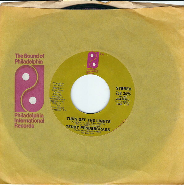 7” Teddy Pendergrass Turn Off The Lights / If You Know Like I Know ZS83696 Philadelphia Interna /00080