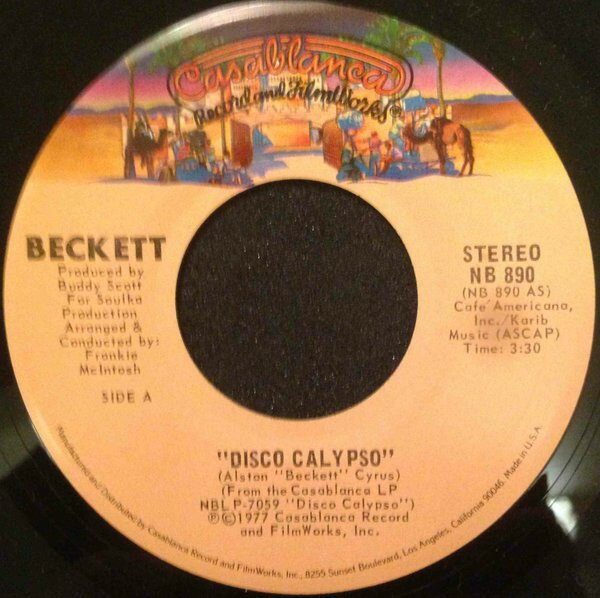 ・アーティスト Alston "Beckett" Cyrus ・タイトル Disco Calypso ・レーベル・型番 Casablanca NB890 ・フォーマット 7" ・コンディション(盤) 良い (VG+) ・コンディション(ジャケット) プレインカバー（元ジャケット／カバー無し） ・コンディション(帯) オビなし ・特記事項 サンプル画像です。実際の商品の画像ではありません 商品写真はバーコード/カタログ番号に対応したサンプル画像ですので、お送りする商品の画像ではありません。帯やライナーなどの付属品は、特記事項に記載されている場合のみ含まれます。プロモやカラーレコードなどの仕様についても、該当する場合のみ特記事項に記載しています。 【ご購入前に必ずご確認ください】 ・本店サイト(www.recordcity.jp)とは価格、送料が違います ・本店サイト、その他支店のオーダーとは同梱発送できません ・注文確定後に別の注文を頂いた場合、注文同士の同梱は致しかねます。 ・別倉庫から発送しているため、店頭受け渡しは対応しておりません ・一部商品は他の通販サイトでも販売しているため、ご注文のタイミングによっては商品のご用意ができない場合がございます。 ・土日祝日はお休みです 金曜・祝前日9時以降のご連絡またはご入金は、返答または発送が週明け・祝日明けに順次対応となります。 ・ご購入後のキャンセル不可 ご購入後のキャンセルはいかなる理由においてもお受けできません。ご了承の上、ご購入くださいませ。 ・日本郵便(ゆうパック/ゆうメール)によるお届けになります。 ・中古品であることをご理解ください 当ストアでは中古商品を主に販売しております。中古品であることをご理解の上ご購入ください。また、一部商品はRecordCityオンラインストアで試聴可能です。 ・返品について お客様のご都合による返品は一切承っておりません。 表記の内容と実際の商品に相違がある場合、また針飛び等で返品・返金をご希望される場合は、商品の到着後1週間以内にご連絡ください。商品の返送をこちらで確認後、キャンセル・返金を行います。 コンディションVG以下の商品は返品できません。プレイに影響のない表面のこすれ傷、プレス起因のノイズ盤は返品の対象外です。 【コンディション表記】 ・ほぼ新品(M-)(Like New) 完全な新品。未使用。当店ではほぼ使用しません ・非常に良い(EX)(Excellent) 中古盤として美品な状態。わずかな経年を感じるものの傷みを感じさせない、当店基準で最高の状態 ・良い(VG+)(Very Good Plus) 丁寧に扱われた中古品で、軽い使用感がみられる。 ・可(VG)(Acceptable) 使い込まれた中古品で、「良い」よりもさらに使用感がみられる。 ・悪い(VG-)(Bad) 状態が悪いアイテム。使用の保障はなく、再生不可、針飛び、目立つノイズがあるかもしれない。状態によるクレーム不可。返品不可。 ・非常に悪い(G)(Very Bad) 「悪い」よりさらに状態が悪いアイテム。使用の保障はなく、再生不可、針飛び、目立つノイズがあるかもしれない。状態によるクレーム不可。返品不可。 ・ジャンク(Fair)(Junk/Fair) 割れている、反っている、水ダメージがある、カビ、ジャケットが分離している、ひどい書き込み、ひどい擦れなど最低の状態。使用の保障はなく、再生不可、針飛び、目立つノイズがあるかもしれない。状態によるクレーム不可。返品不可。 ・ジャンク(Poor)(Junk/Poor) 割れている、反っている、水ダメージがある、カビ、ジャケットが分離している、ひどい書き込み、ひどい擦れなど最低の状態。使用の保障はなく、再生不可、針飛び、目立つノイズがあるかもしれない。状態によるクレーム不可。返品不可。
