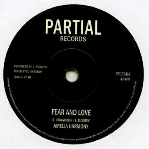 ・アーティスト Amelia Harmony ・タイトル Fear And Love ・レーベル・型番 Partial PRTL7041 ・フォーマット 7インチレコード ・コンディション(盤) 良い (VG+) ・コンディション(ジャケット) プレインカバー（元ジャケット／カバー無し） ・コンディション(帯) オビなし ・特記事項 【盤に薄い跡】 サンプル画像です。実際の商品の画像ではありません 商品写真はバーコード/カタログ番号に対応したサンプル画像ですので、お送りする商品の画像ではありません。帯やライナーなどの付属品は、特記事項に記載されている場合のみ含まれます。プロモやカラーレコードなどの仕様についても、該当する場合のみ特記事項に記載しています。 【ご購入前に必ずご確認ください】 ・本店サイト(www.recordcity.jp)とは価格、送料が違います ・本店サイト、その他支店のオーダーとは同梱発送できません ・注文確定後に別の注文を頂いた場合、注文同士の同梱は致しかねます。 ・別倉庫から発送しているため、店頭受け渡しは対応しておりません ・一部商品は他の通販サイトでも販売しているため、ご注文のタイミングによっては商品のご用意ができない場合がございます。 ・土日祝日はお休みです 金曜・祝前日9時以降のご連絡またはご入金は、返答または発送が週明け・祝日明けに順次対応となります。 ・ご購入後のキャンセル不可 ご購入後のキャンセルはいかなる理由においてもお受けできません。ご了承の上、ご購入くださいませ。 ・日本郵便(ゆうパック/ゆうメール)によるお届けになります。 ・中古品であることをご理解ください 当ストアでは中古商品を主に販売しております。中古品であることをご理解の上ご購入ください。また、一部商品はRecordCityオンラインストアで試聴可能です。 ・返品について お客様のご都合による返品は一切承っておりません。 表記の内容と実際の商品に相違がある場合、また針飛び等で返品・返金をご希望される場合は、商品の到着後1週間以内にご連絡ください。商品の返送をこちらで確認後、キャンセル・返金を行います。 コンディションVG以下の商品は返品できません。プレイに影響のない表面のこすれ傷、プレス起因のノイズ盤は返品の対象外です。 【コンディション表記】 ・ほぼ新品(M-)(Like New) 完全な新品。未使用。当店ではほぼ使用しません ・非常に良い(EX)(Excellent) 中古盤として美品な状態。わずかな経年を感じるものの傷みを感じさせない、当店基準で最高の状態 ・良い(VG+)(Very Good Plus) 丁寧に扱われた中古品で、軽い使用感がみられる。 ・可(VG)(Acceptable) 使い込まれた中古品で、「良い」よりもさらに使用感がみられる。 ・悪い(VG-)(Bad) 状態が悪いアイテム。使用の保障はなく、再生不可、針飛び、目立つノイズがあるかもしれない。状態によるクレーム不可。返品不可。 ・非常に悪い(G)(Very Bad) 「悪い」よりさらに状態が悪いアイテム。使用の保障はなく、再生不可、針飛び、目立つノイズがあるかもしれない。状態によるクレーム不可。返品不可。 ・ジャンク(Fair)(Junk/Fair) 割れている、反っている、水ダメージがある、カビ、ジャケットが分離している、ひどい書き込み、ひどい擦れなど最低の状態。使用の保障はなく、再生不可、針飛び、目立つノイズがあるかもしれない。状態によるクレーム不可。返品不可。 ・ジャンク(Poor)(Junk/Poor) 割れている、反っている、水ダメージがある、カビ、ジャケットが分離している、ひどい書き込み、ひどい擦れなど最低の状態。使用の保障はなく、再生不可、針飛び、目立つノイズがあるかもしれない。状態によるクレーム不可。返品不可。