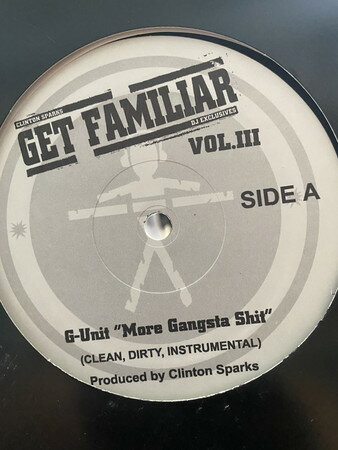 ・アーティスト Clinton Sparks ・タイトル Get Familiar Vol. 3 ・レーベル・型番 Get Familiar GFVOL3 ・フォーマット 12" ・コンディション(盤) 良い (VG+) ・コンディション(ジャケット) プレインカバー（元ジャケット／カバー無し） ・コンディション(帯) オビなし ・特記事項 サンプル画像です。実際の商品の画像ではありません 商品写真はバーコード/カタログ番号に対応したサンプル画像ですので、お送りする商品の画像ではありません。帯やライナーなどの付属品は、特記事項に記載されている場合のみ含まれます。プロモやカラーレコードなどの仕様についても、該当する場合のみ特記事項に記載しています。 【ご購入前に必ずご確認ください】 ・本店サイト(www.recordcity.jp)とは価格、送料が違います ・本店サイト、その他支店のオーダーとは同梱発送できません ・注文確定後に別の注文を頂いた場合、注文同士の同梱は致しかねます。 ・別倉庫から発送しているため、店頭受け渡しは対応しておりません ・一部商品は他の通販サイトでも販売しているため、ご注文のタイミングによっては商品のご用意ができない場合がございます。 ・土日祝日はお休みです 金曜・祝前日9時以降のご連絡またはご入金は、返答または発送が週明け・祝日明けに順次対応となります。 ・ご購入後のキャンセル不可 ご購入後のキャンセルはいかなる理由においてもお受けできません。ご了承の上、ご購入くださいませ。 ・日本郵便(ゆうパック/ゆうメール)によるお届けになります。 ・中古品であることをご理解ください 当ストアでは中古商品を主に販売しております。中古品であることをご理解の上ご購入ください。また、一部商品はRecordCityオンラインストアで試聴可能です。 ・返品について お客様のご都合による返品は一切承っておりません。 表記の内容と実際の商品に相違がある場合、また針飛び等で返品・返金をご希望される場合は、商品の到着後1週間以内にご連絡ください。商品の返送をこちらで確認後、キャンセル・返金を行います。 コンディションVG以下の商品は返品できません。プレイに影響のない表面のこすれ傷、プレス起因のノイズ盤は返品の対象外です。 【コンディション表記】 ・ほぼ新品(M-)(Like New) 完全な新品。未使用。当店ではほぼ使用しません ・非常に良い(EX)(Excellent) 中古盤として美品な状態。わずかな経年を感じるものの傷みを感じさせない、当店基準で最高の状態 ・良い(VG+)(Very Good Plus) 丁寧に扱われた中古品で、軽い使用感がみられる。 ・可(VG)(Acceptable) 使い込まれた中古品で、「良い」よりもさらに使用感がみられる。 ・悪い(VG-)(Bad) 状態が悪いアイテム。使用の保障はなく、再生不可、針飛び、目立つノイズがあるかもしれない。状態によるクレーム不可。返品不可。 ・非常に悪い(G)(Very Bad) 「悪い」よりさらに状態が悪いアイテム。使用の保障はなく、再生不可、針飛び、目立つノイズがあるかもしれない。状態によるクレーム不可。返品不可。 ・ジャンク(Fair)(Junk/Fair) 割れている、反っている、水ダメージがある、カビ、ジャケットが分離している、ひどい書き込み、ひどい擦れなど最低の状態。使用の保障はなく、再生不可、針飛び、目立つノイズがあるかもしれない。状態によるクレーム不可。返品不可。 ・ジャンク(Poor)(Junk/Poor) 割れている、反っている、水ダメージがある、カビ、ジャケットが分離している、ひどい書き込み、ひどい擦れなど最低の状態。使用の保障はなく、再生不可、針飛び、目立つノイズがあるかもしれない。状態によるクレーム不可。返品不可。