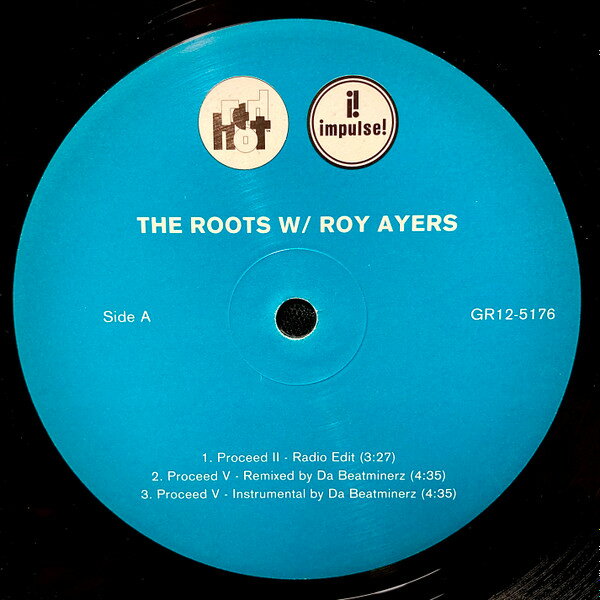 ・アーティスト Roots w/ Roy Ayers ・タイトル Proceed II ・レーベル・型番 GRP GR125176 ・フォーマット 12インチレコード ・コンディション(盤) 良い (VG+) ・コンディション(ジャケット) 良い (VG+) ・コンディション(帯) オビなし ・特記事項 サンプル画像です。実際の商品の画像ではありません 商品写真はバーコード/カタログ番号に対応したサンプル画像ですので、お送りする商品の画像ではありません。帯やライナーなどの付属品は、特記事項に記載されている場合のみ含まれます。プロモやカラーレコードなどの仕様についても、該当する場合のみ特記事項に記載しています。 【ご購入前に必ずご確認ください】 ・本店サイト(www.recordcity.jp)とは価格、送料が違います ・本店サイト、その他支店のオーダーとは同梱発送できません ・注文確定後に別の注文を頂いた場合、注文同士の同梱は致しかねます。 ・別倉庫から発送しているため、店頭受け渡しは対応しておりません ・一部商品は他の通販サイトでも販売しているため、ご注文のタイミングによっては商品のご用意ができない場合がございます。 ・土日祝日はお休みです 金曜・祝前日9時以降のご連絡またはご入金は、返答または発送が週明け・祝日明けに順次対応となります。 ・ご購入後のキャンセル不可 ご購入後のキャンセルはいかなる理由においてもお受けできません。ご了承の上、ご購入くださいませ。 ・日本郵便(ゆうパック/ゆうメール)によるお届けになります。 ・中古品であることをご理解ください 当ストアでは中古商品を主に販売しております。中古品であることをご理解の上ご購入ください。また、一部商品はRecordCityオンラインストアで試聴可能です。 ・返品について お客様のご都合による返品は一切承っておりません。 表記の内容と実際の商品に相違がある場合、また針飛び等で返品・返金をご希望される場合は、商品の到着後1週間以内にご連絡ください。商品の返送をこちらで確認後、キャンセル・返金を行います。 コンディションVG以下の商品は返品できません。プレイに影響のない表面のこすれ傷、プレス起因のノイズ盤は返品の対象外です。 【コンディション表記】 ・ほぼ新品(M-)(Like New) 完全な新品。未使用。当店ではほぼ使用しません ・非常に良い(EX)(Excellent) 中古盤として美品な状態。わずかな経年を感じるものの傷みを感じさせない、当店基準で最高の状態 ・良い(VG+)(Very Good Plus) 丁寧に扱われた中古品で、軽い使用感がみられる。 ・可(VG)(Acceptable) 使い込まれた中古品で、「良い」よりもさらに使用感がみられる。 ・悪い(VG-)(Bad) 状態が悪いアイテム。使用の保障はなく、再生不可、針飛び、目立つノイズがあるかもしれない。状態によるクレーム不可。返品不可。 ・非常に悪い(G)(Very Bad) 「悪い」よりさらに状態が悪いアイテム。使用の保障はなく、再生不可、針飛び、目立つノイズがあるかもしれない。状態によるクレーム不可。返品不可。 ・ジャンク(Fair)(Junk/Fair) 割れている、反っている、水ダメージがある、カビ、ジャケットが分離している、ひどい書き込み、ひどい擦れなど最低の状態。使用の保障はなく、再生不可、針飛び、目立つノイズがあるかもしれない。状態によるクレーム不可。返品不可。 ・ジャンク(Poor)(Junk/Poor) 割れている、反っている、水ダメージがある、カビ、ジャケットが分離している、ひどい書き込み、ひどい擦れなど最低の状態。使用の保障はなく、再生不可、針飛び、目立つノイズがあるかもしれない。状態によるクレーム不可。返品不可。