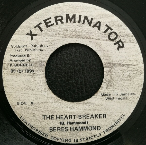 ・アーティスト Beres Hammond ・タイトル The Heart Breaker ・レーベル・型番 XTerminator NONE ・フォーマット 7インチレコード ・コンディション(盤) 良い (VG+) ・コンディション(ジャケット) ・コンディション(帯) オビなし ・特記事項 【レーベルに染み】【盤に薄い跡】【盤に短いヘアライン】【SEW】 サンプル画像です。実際の商品の画像ではありません 商品写真はバーコード/カタログ番号に対応したサンプル画像ですので、お送りする商品の画像ではありません。帯やライナーなどの付属品は、特記事項に記載されている場合のみ含まれます。プロモやカラーレコードなどの仕様についても、該当する場合のみ特記事項に記載しています。 【ご購入前に必ずご確認ください】 ・本店サイト(www.recordcity.jp)とは価格、送料が違います ・本店サイト、その他支店のオーダーとは同梱発送できません ・注文確定後に別の注文を頂いた場合、注文同士の同梱は致しかねます。 ・別倉庫から発送しているため、店頭受け渡しは対応しておりません ・一部商品は他の通販サイトでも販売しているため、ご注文のタイミングによっては商品のご用意ができない場合がございます。 ・土日祝日はお休みです 金曜・祝前日9時以降のご連絡またはご入金は、返答または発送が週明け・祝日明けに順次対応となります。 ・ご購入後のキャンセル不可 ご購入後のキャンセルはいかなる理由においてもお受けできません。ご了承の上、ご購入くださいませ。 ・日本郵便(ゆうパック/ゆうメール)によるお届けになります。 ・中古品であることをご理解ください 当ストアでは中古商品を主に販売しております。中古品であることをご理解の上ご購入ください。また、一部商品はRecordCityオンラインストアで試聴可能です。 ・返品について お客様のご都合による返品は一切承っておりません。 表記の内容と実際の商品に相違がある場合、また針飛び等で返品・返金をご希望される場合は、商品の到着後1週間以内にご連絡ください。商品の返送をこちらで確認後、キャンセル・返金を行います。 コンディションVG以下の商品は返品できません。プレイに影響のない表面のこすれ傷、プレス起因のノイズ盤は返品の対象外です。 【コンディション表記】 ・ほぼ新品(M-)(Like New) 完全な新品。未使用。当店ではほぼ使用しません ・非常に良い(EX)(Excellent) 中古盤として美品な状態。わずかな経年を感じるものの傷みを感じさせない、当店基準で最高の状態 ・良い(VG+)(Very Good Plus) 丁寧に扱われた中古品で、軽い使用感がみられる。 ・可(VG)(Acceptable) 使い込まれた中古品で、「良い」よりもさらに使用感がみられる。 ・悪い(VG-)(Bad) 状態が悪いアイテム。使用の保障はなく、再生不可、針飛び、目立つノイズがあるかもしれない。状態によるクレーム不可。返品不可。 ・非常に悪い(G)(Very Bad) 「悪い」よりさらに状態が悪いアイテム。使用の保障はなく、再生不可、針飛び、目立つノイズがあるかもしれない。状態によるクレーム不可。返品不可。 ・ジャンク(Fair)(Junk/Fair) 割れている、反っている、水ダメージがある、カビ、ジャケットが分離している、ひどい書き込み、ひどい擦れなど最低の状態。使用の保障はなく、再生不可、針飛び、目立つノイズがあるかもしれない。状態によるクレーム不可。返品不可。 ・ジャンク(Poor)(Junk/Poor) 割れている、反っている、水ダメージがある、カビ、ジャケットが分離している、ひどい書き込み、ひどい擦れなど最低の状態。使用の保障はなく、再生不可、針飛び、目立つノイズがあるかもしれない。状態によるクレーム不可。返品不可。
