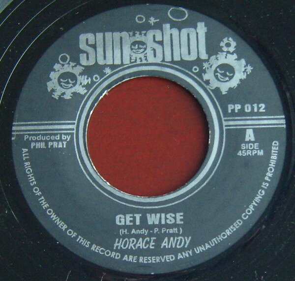 ・アーティスト Horace Andy ・タイトル Get Wise ・レーベル・型番 Sunshot PP012 ・フォーマット 7インチレコード ・コンディション(盤) 非常に良い(EX) ・コンディション(ジャケット) プレインカバー（元ジャケット／カバー無し） ・コンディション(帯) オビなし ・特記事項 サンプル画像です。実際の商品の画像ではありません 商品写真はバーコード/カタログ番号に対応したサンプル画像ですので、お送りする商品の画像ではありません。帯やライナーなどの付属品は、特記事項に記載されている場合のみ含まれます。プロモやカラーレコードなどの仕様についても、該当する場合のみ特記事項に記載しています。 【ご購入前に必ずご確認ください】 ・本店サイト(www.recordcity.jp)とは価格、送料が違います ・本店サイト、その他支店のオーダーとは同梱発送できません ・注文確定後に別の注文を頂いた場合、注文同士の同梱は致しかねます。 ・別倉庫から発送しているため、店頭受け渡しは対応しておりません ・一部商品は他の通販サイトでも販売しているため、ご注文のタイミングによっては商品のご用意ができない場合がございます。 ・土日祝日はお休みです 金曜・祝前日9時以降のご連絡またはご入金は、返答または発送が週明け・祝日明けに順次対応となります。 ・ご購入後のキャンセル不可 ご購入後のキャンセルはいかなる理由においてもお受けできません。ご了承の上、ご購入くださいませ。 ・日本郵便(ゆうパック/ゆうメール)によるお届けになります。 ・中古品であることをご理解ください 当ストアでは中古商品を主に販売しております。中古品であることをご理解の上ご購入ください。また、一部商品はRecordCityオンラインストアで試聴可能です。 ・返品について お客様のご都合による返品は一切承っておりません。 表記の内容と実際の商品に相違がある場合、また針飛び等で返品・返金をご希望される場合は、商品の到着後1週間以内にご連絡ください。商品の返送をこちらで確認後、キャンセル・返金を行います。 コンディションVG以下の商品は返品できません。プレイに影響のない表面のこすれ傷、プレス起因のノイズ盤は返品の対象外です。 【コンディション表記】 ・ほぼ新品(M-)(Like New) 完全な新品。未使用。当店ではほぼ使用しません ・非常に良い(EX)(Excellent) 中古盤として美品な状態。わずかな経年を感じるものの傷みを感じさせない、当店基準で最高の状態 ・良い(VG+)(Very Good Plus) 丁寧に扱われた中古品で、軽い使用感がみられる。 ・可(VG)(Acceptable) 使い込まれた中古品で、「良い」よりもさらに使用感がみられる。 ・悪い(VG-)(Bad) 状態が悪いアイテム。使用の保障はなく、再生不可、針飛び、目立つノイズがあるかもしれない。状態によるクレーム不可。返品不可。 ・非常に悪い(G)(Very Bad) 「悪い」よりさらに状態が悪いアイテム。使用の保障はなく、再生不可、針飛び、目立つノイズがあるかもしれない。状態によるクレーム不可。返品不可。 ・ジャンク(Fair)(Junk/Fair) 割れている、反っている、水ダメージがある、カビ、ジャケットが分離している、ひどい書き込み、ひどい擦れなど最低の状態。使用の保障はなく、再生不可、針飛び、目立つノイズがあるかもしれない。状態によるクレーム不可。返品不可。 ・ジャンク(Poor)(Junk/Poor) 割れている、反っている、水ダメージがある、カビ、ジャケットが分離している、ひどい書き込み、ひどい擦れなど最低の状態。使用の保障はなく、再生不可、針飛び、目立つノイズがあるかもしれない。状態によるクレーム不可。返品不可。