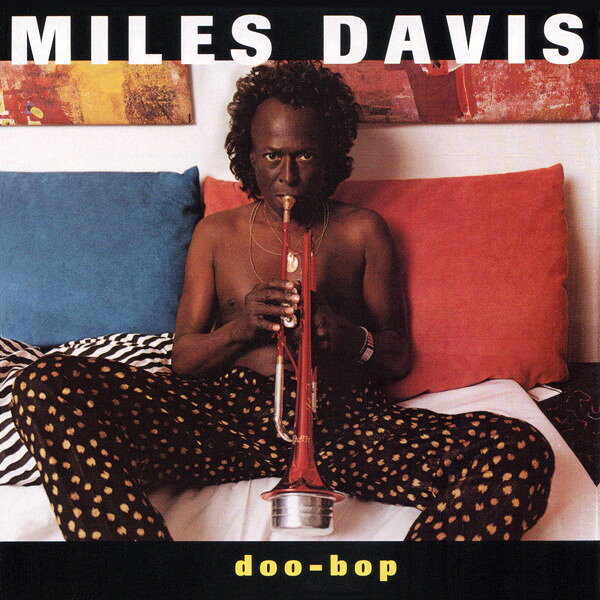 ・アーティスト Miles Davis ・タイトル Doo-Bop ・レーベル・型番 ・フォーマット CD ・コンディション(盤) 良い (VG+) ・コンディション(ジャケット) ・コンディション(帯) オビなし ・特記事項 【ケース擦れ】 サンプル画像です。実際の商品の画像ではありません 商品写真はバーコード/カタログ番号に対応したサンプル画像ですので、お送りする商品の画像ではありません。帯やライナーなどの付属品は、特記事項に記載されている場合のみ含まれます。プロモやカラーレコードなどの仕様についても、該当する場合のみ特記事項に記載しています。 【ご購入前に必ずご確認ください】 ・本店サイト(www.recordcity.jp)とは価格、送料が違います ・本店サイト、その他支店のオーダーとは同梱発送できません ・注文確定後に別の注文を頂いた場合、注文同士の同梱は致しかねます。 ・別倉庫から発送しているため、店頭受け渡しは対応しておりません ・一部商品は他の通販サイトでも販売しているため、ご注文のタイミングによっては商品のご用意ができない場合がございます。 ・土日祝日はお休みです 金曜・祝前日9時以降のご連絡またはご入金は、返答または発送が週明け・祝日明けに順次対応となります。 ・ご購入後のキャンセル不可 ご購入後のキャンセルはいかなる理由においてもお受けできません。ご了承の上、ご購入くださいませ。 ・日本郵便(ゆうパック/ゆうメール)によるお届けになります。 ・中古品であることをご理解ください 当ストアでは中古商品を主に販売しております。中古品であることをご理解の上ご購入ください。また、一部商品はRecordCityオンラインストアで試聴可能です。 ・返品について お客様のご都合による返品は一切承っておりません。 表記の内容と実際の商品に相違がある場合、また針飛び等で返品・返金をご希望される場合は、商品の到着後1週間以内にご連絡ください。商品の返送をこちらで確認後、キャンセル・返金を行います。 コンディションVG以下の商品は返品できません。プレイに影響のない表面のこすれ傷、プレス起因のノイズ盤は返品の対象外です。 【コンディション表記】 ・ほぼ新品(M-)(Like New) 完全な新品。未使用。当店ではほぼ使用しません ・非常に良い(EX)(Excellent) 中古盤として美品な状態。わずかな経年を感じるものの傷みを感じさせない、当店基準で最高の状態 ・良い(VG+)(Very Good Plus) 丁寧に扱われた中古品で、軽い使用感がみられる。 ・可(VG)(Acceptable) 使い込まれた中古品で、「良い」よりもさらに使用感がみられる。 ・悪い(VG-)(Bad) 状態が悪いアイテム。使用の保障はなく、再生不可、針飛び、目立つノイズがあるかもしれない。状態によるクレーム不可。返品不可。 ・非常に悪い(G)(Very Bad) 「悪い」よりさらに状態が悪いアイテム。使用の保障はなく、再生不可、針飛び、目立つノイズがあるかもしれない。状態によるクレーム不可。返品不可。 ・ジャンク(Fair)(Junk/Fair) 割れている、反っている、水ダメージがある、カビ、ジャケットが分離している、ひどい書き込み、ひどい擦れなど最低の状態。使用の保障はなく、再生不可、針飛び、目立つノイズがあるかもしれない。状態によるクレーム不可。返品不可。 ・ジャンク(Poor)(Junk/Poor) 割れている、反っている、水ダメージがある、カビ、ジャケットが分離している、ひどい書き込み、ひどい擦れなど最低の状態。使用の保障はなく、再生不可、針飛び、目立つノイズがあるかもしれない。状態によるクレーム不可。返品不可。