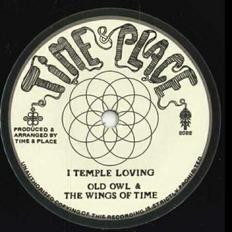 ・アーティスト Old Owl & Wings Of Time ・タイトル I Temple Loving / I Temple Dubbing ・レーベル・型番 Time & Place TP001 ・フォーマット 7" ・コンディション(盤) 新品 (M) ・コンディション(ジャケット) ・コンディション(帯) オビなし ・特記事項 サンプル画像です。実際の商品の画像ではありません 商品写真はバーコード/カタログ番号に対応したサンプル画像ですので、お送りする商品の画像ではありません。帯やライナーなどの付属品は、特記事項に記載されている場合のみ含まれます。プロモやカラーレコードなどの仕様についても、該当する場合のみ特記事項に記載しています。 【ご購入前に必ずご確認ください】 ・本店サイト(www.recordcity.jp)とは価格、送料が違います ・本店サイト、その他支店のオーダーとは同梱発送できません ・注文確定後に別の注文を頂いた場合、注文同士の同梱は致しかねます。 ・別倉庫から発送しているため、店頭受け渡しは対応しておりません ・一部商品は他の通販サイトでも販売しているため、ご注文のタイミングによっては商品のご用意ができない場合がございます。 ・土日祝日はお休みです 金曜・祝前日9時以降のご連絡またはご入金は、返答または発送が週明け・祝日明けに順次対応となります。 ・ご購入後のキャンセル不可 ご購入後のキャンセルはいかなる理由においてもお受けできません。ご了承の上、ご購入くださいませ。 ・日本郵便(ゆうパック/ゆうメール)によるお届けになります。 ・中古品であることをご理解ください 当ストアでは中古商品を主に販売しております。中古品であることをご理解の上ご購入ください。また、一部商品はRecordCityオンラインストアで試聴可能です。 ・返品について お客様のご都合による返品は一切承っておりません。 表記の内容と実際の商品に相違がある場合、また針飛び等で返品・返金をご希望される場合は、商品の到着後1週間以内にご連絡ください。商品の返送をこちらで確認後、キャンセル・返金を行います。 コンディションVG以下の商品は返品できません。プレイに影響のない表面のこすれ傷、プレス起因のノイズ盤は返品の対象外です。 【コンディション表記】 ・ほぼ新品(M-)(Like New) 完全な新品。未使用。当店ではほぼ使用しません ・非常に良い(EX)(Excellent) 中古盤として美品な状態。わずかな経年を感じるものの傷みを感じさせない、当店基準で最高の状態 ・良い(VG+)(Very Good Plus) 丁寧に扱われた中古品で、軽い使用感がみられる。 ・可(VG)(Acceptable) 使い込まれた中古品で、「良い」よりもさらに使用感がみられる。 ・悪い(VG-)(Bad) 状態が悪いアイテム。使用の保障はなく、再生不可、針飛び、目立つノイズがあるかもしれない。状態によるクレーム不可。返品不可。 ・非常に悪い(G)(Very Bad) 「悪い」よりさらに状態が悪いアイテム。使用の保障はなく、再生不可、針飛び、目立つノイズがあるかもしれない。状態によるクレーム不可。返品不可。 ・ジャンク(Fair)(Junk/Fair) 割れている、反っている、水ダメージがある、カビ、ジャケットが分離している、ひどい書き込み、ひどい擦れなど最低の状態。使用の保障はなく、再生不可、針飛び、目立つノイズがあるかもしれない。状態によるクレーム不可。返品不可。 ・ジャンク(Poor)(Junk/Poor) 割れている、反っている、水ダメージがある、カビ、ジャケットが分離している、ひどい書き込み、ひどい擦れなど最低の状態。使用の保障はなく、再生不可、針飛び、目立つノイズがあるかもしれない。状態によるクレーム不可。返品不可。