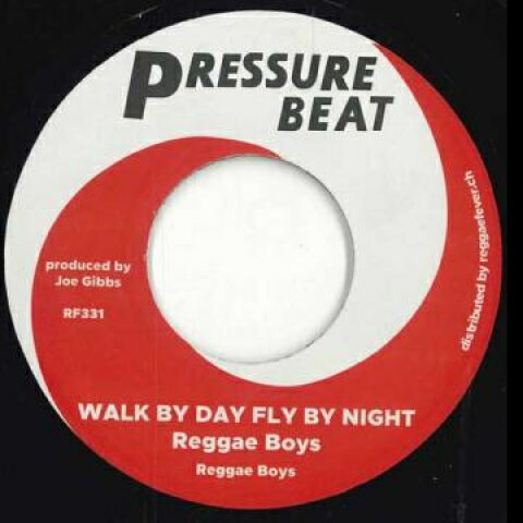 ・アーティスト Reggae Boys / Joe Gibbs & Destroyers ・タイトル Walk By Day Fly By Night / Pressure Tonic ・レーベル・型番 Pressure Beat/Reggae Fever RF331 ・フォーマット 7" ・コンディション(盤) 新品 (M) ・コンディション(ジャケット) ・コンディション(帯) オビなし ・特記事項 サンプル画像です。実際の商品の画像ではありません 商品写真はバーコード/カタログ番号に対応したサンプル画像ですので、お送りする商品の画像ではありません。帯やライナーなどの付属品は、特記事項に記載されている場合のみ含まれます。プロモやカラーレコードなどの仕様についても、該当する場合のみ特記事項に記載しています。 【ご購入前に必ずご確認ください】 ・本店サイト(www.recordcity.jp)とは価格、送料が違います ・本店サイト、その他支店のオーダーとは同梱発送できません ・注文確定後に別の注文を頂いた場合、注文同士の同梱は致しかねます。 ・別倉庫から発送しているため、店頭受け渡しは対応しておりません ・一部商品は他の通販サイトでも販売しているため、ご注文のタイミングによっては商品のご用意ができない場合がございます。 ・土日祝日はお休みです 金曜・祝前日9時以降のご連絡またはご入金は、返答または発送が週明け・祝日明けに順次対応となります。 ・ご購入後のキャンセル不可 ご購入後のキャンセルはいかなる理由においてもお受けできません。ご了承の上、ご購入くださいませ。 ・日本郵便(ゆうパック/ゆうメール)によるお届けになります。 ・中古品であることをご理解ください 当ストアでは中古商品を主に販売しております。中古品であることをご理解の上ご購入ください。また、一部商品はRecordCityオンラインストアで試聴可能です。 ・返品について お客様のご都合による返品は一切承っておりません。 表記の内容と実際の商品に相違がある場合、また針飛び等で返品・返金をご希望される場合は、商品の到着後1週間以内にご連絡ください。商品の返送をこちらで確認後、キャンセル・返金を行います。 コンディションVG以下の商品は返品できません。プレイに影響のない表面のこすれ傷、プレス起因のノイズ盤は返品の対象外です。 【コンディション表記】 ・ほぼ新品(M-)(Like New) 完全な新品。未使用。当店ではほぼ使用しません ・非常に良い(EX)(Excellent) 中古盤として美品な状態。わずかな経年を感じるものの傷みを感じさせない、当店基準で最高の状態 ・良い(VG+)(Very Good Plus) 丁寧に扱われた中古品で、軽い使用感がみられる。 ・可(VG)(Acceptable) 使い込まれた中古品で、「良い」よりもさらに使用感がみられる。 ・悪い(VG-)(Bad) 状態が悪いアイテム。使用の保障はなく、再生不可、針飛び、目立つノイズがあるかもしれない。状態によるクレーム不可。返品不可。 ・非常に悪い(G)(Very Bad) 「悪い」よりさらに状態が悪いアイテム。使用の保障はなく、再生不可、針飛び、目立つノイズがあるかもしれない。状態によるクレーム不可。返品不可。 ・ジャンク(Fair)(Junk/Fair) 割れている、反っている、水ダメージがある、カビ、ジャケットが分離している、ひどい書き込み、ひどい擦れなど最低の状態。使用の保障はなく、再生不可、針飛び、目立つノイズがあるかもしれない。状態によるクレーム不可。返品不可。 ・ジャンク(Poor)(Junk/Poor) 割れている、反っている、水ダメージがある、カビ、ジャケットが分離している、ひどい書き込み、ひどい擦れなど最低の状態。使用の保障はなく、再生不可、針飛び、目立つノイズがあるかもしれない。状態によるクレーム不可。返品不可。