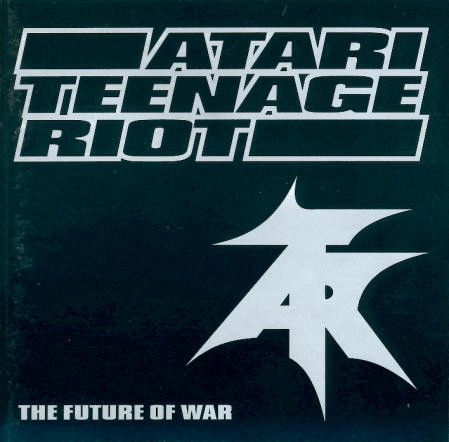 ・アーティスト Atari Teenage Riot ・タイトル The Future Of War ・レーベル・型番 Digital Hardcore Recordings DHRJAPCD6,DHRCD6 ・フォーマット CD ・コンディション(盤) 非常に良い(EX) ・コンディション(ジャケット) ・コンディション(帯) オビあり ・特記事項 【帯付き】 サンプル画像です。実際の商品の画像ではありません 商品写真はバーコード/カタログ番号に対応したサンプル画像ですので、お送りする商品の画像ではありません。帯やライナーなどの付属品は、特記事項に記載されている場合のみ含まれます。プロモやカラーレコードなどの仕様についても、該当する場合のみ特記事項に記載しています。 【ご購入前に必ずご確認ください】 ・本店サイト(www.recordcity.jp)とは価格、送料が違います ・本店サイト、その他支店のオーダーとは同梱発送できません ・注文確定後に別の注文を頂いた場合、注文同士の同梱は致しかねます。 ・別倉庫から発送しているため、店頭受け渡しは対応しておりません ・一部商品は他の通販サイトでも販売しているため、ご注文のタイミングによっては商品のご用意ができない場合がございます。 ・土日祝日はお休みです 金曜・祝前日9時以降のご連絡またはご入金は、返答または発送が週明け・祝日明けに順次対応となります。 ・ご購入後のキャンセル不可 ご購入後のキャンセルはいかなる理由においてもお受けできません。ご了承の上、ご購入くださいませ。 ・日本郵便(ゆうパック/ゆうメール)によるお届けになります。 ・中古品であることをご理解ください 当ストアでは中古商品を主に販売しております。中古品であることをご理解の上ご購入ください。また、一部商品はRecordCityオンラインストアで試聴可能です。 ・返品について お客様のご都合による返品は一切承っておりません。 表記の内容と実際の商品に相違がある場合、また針飛び等で返品・返金をご希望される場合は、商品の到着後1週間以内にご連絡ください。商品の返送をこちらで確認後、キャンセル・返金を行います。 コンディションVG以下の商品は返品できません。プレイに影響のない表面のこすれ傷、プレス起因のノイズ盤は返品の対象外です。 【コンディション表記】 ・ほぼ新品(M-)(Like New) 完全な新品。未使用。当店ではほぼ使用しません ・非常に良い(EX)(Excellent) 中古盤として美品な状態。わずかな経年を感じるものの傷みを感じさせない、当店基準で最高の状態 ・良い(VG+)(Very Good Plus) 丁寧に扱われた中古品で、軽い使用感がみられる。 ・可(VG)(Acceptable) 使い込まれた中古品で、「良い」よりもさらに使用感がみられる。 ・悪い(VG-)(Bad) 状態が悪いアイテム。使用の保障はなく、再生不可、針飛び、目立つノイズがあるかもしれない。状態によるクレーム不可。返品不可。 ・非常に悪い(G)(Very Bad) 「悪い」よりさらに状態が悪いアイテム。使用の保障はなく、再生不可、針飛び、目立つノイズがあるかもしれない。状態によるクレーム不可。返品不可。 ・ジャンク(Fair)(Junk/Fair) 割れている、反っている、水ダメージがある、カビ、ジャケットが分離している、ひどい書き込み、ひどい擦れなど最低の状態。使用の保障はなく、再生不可、針飛び、目立つノイズがあるかもしれない。状態によるクレーム不可。返品不可。 ・ジャンク(Poor)(Junk/Poor) 割れている、反っている、水ダメージがある、カビ、ジャケットが分離している、ひどい書き込み、ひどい擦れなど最低の状態。使用の保障はなく、再生不可、針飛び、目立つノイズがあるかもしれない。状態によるクレーム不可。返品不可。