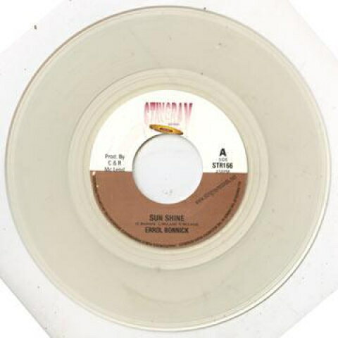 ・アーティスト Errol Bonnick / Chino ・タイトル Sunshine (Colouerd Vinyl) / Read A Psalm ・レーベル・型番 Stingray STR166 ・フォーマット 7" ・コンディション(盤) 新品 (M) ・コンディション(ジャケット) ・コンディション(帯) オビなし ・特記事項 サンプル画像です。実際の商品の画像ではありません 商品写真はバーコード/カタログ番号に対応したサンプル画像ですので、お送りする商品の画像ではありません。帯やライナーなどの付属品は、特記事項に記載されている場合のみ含まれます。プロモやカラーレコードなどの仕様についても、該当する場合のみ特記事項に記載しています。 【ご購入前に必ずご確認ください】 ・本店サイト(www.recordcity.jp)とは価格、送料が違います ・本店サイト、その他支店のオーダーとは同梱発送できません ・注文確定後に別の注文を頂いた場合、注文同士の同梱は致しかねます。 ・別倉庫から発送しているため、店頭受け渡しは対応しておりません ・一部商品は他の通販サイトでも販売しているため、ご注文のタイミングによっては商品のご用意ができない場合がございます。 ・土日祝日はお休みです 金曜・祝前日9時以降のご連絡またはご入金は、返答または発送が週明け・祝日明けに順次対応となります。 ・ご購入後のキャンセル不可 ご購入後のキャンセルはいかなる理由においてもお受けできません。ご了承の上、ご購入くださいませ。 ・日本郵便(ゆうパック/ゆうメール)によるお届けになります。 ・中古品であることをご理解ください 当ストアでは中古商品を主に販売しております。中古品であることをご理解の上ご購入ください。また、一部商品はRecordCityオンラインストアで試聴可能です。 ・返品について お客様のご都合による返品は一切承っておりません。 表記の内容と実際の商品に相違がある場合、また針飛び等で返品・返金をご希望される場合は、商品の到着後1週間以内にご連絡ください。商品の返送をこちらで確認後、キャンセル・返金を行います。 コンディションVG以下の商品は返品できません。プレイに影響のない表面のこすれ傷、プレス起因のノイズ盤は返品の対象外です。 【コンディション表記】 ・ほぼ新品(M-)(Like New) 完全な新品。未使用。当店ではほぼ使用しません ・非常に良い(EX)(Excellent) 中古盤として美品な状態。わずかな経年を感じるものの傷みを感じさせない、当店基準で最高の状態 ・良い(VG+)(Very Good Plus) 丁寧に扱われた中古品で、軽い使用感がみられる。 ・可(VG)(Acceptable) 使い込まれた中古品で、「良い」よりもさらに使用感がみられる。 ・悪い(VG-)(Bad) 状態が悪いアイテム。使用の保障はなく、再生不可、針飛び、目立つノイズがあるかもしれない。状態によるクレーム不可。返品不可。 ・非常に悪い(G)(Very Bad) 「悪い」よりさらに状態が悪いアイテム。使用の保障はなく、再生不可、針飛び、目立つノイズがあるかもしれない。状態によるクレーム不可。返品不可。 ・ジャンク(Fair)(Junk/Fair) 割れている、反っている、水ダメージがある、カビ、ジャケットが分離している、ひどい書き込み、ひどい擦れなど最低の状態。使用の保障はなく、再生不可、針飛び、目立つノイズがあるかもしれない。状態によるクレーム不可。返品不可。 ・ジャンク(Poor)(Junk/Poor) 割れている、反っている、水ダメージがある、カビ、ジャケットが分離している、ひどい書き込み、ひどい擦れなど最低の状態。使用の保障はなく、再生不可、針飛び、目立つノイズがあるかもしれない。状態によるクレーム不可。返品不可。