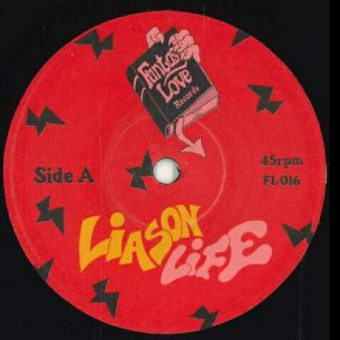 ・アーティスト Liason ・タイトル Life / Disco Party ・レーベル・型番 Fantasy Love FL016 ・フォーマット 7" ・コンディション(盤) 新品 (M) ・コンディション(ジャケット) ・コンディション(帯) オビなし ・特記事項 サンプル画像です。実際の商品の画像ではありません 商品写真はバーコード/カタログ番号に対応したサンプル画像ですので、お送りする商品の画像ではありません。帯やライナーなどの付属品は、特記事項に記載されている場合のみ含まれます。プロモやカラーレコードなどの仕様についても、該当する場合のみ特記事項に記載しています。 【ご購入前に必ずご確認ください】 ・本店サイト(www.recordcity.jp)とは価格、送料が違います ・本店サイト、その他支店のオーダーとは同梱発送できません ・注文確定後に別の注文を頂いた場合、注文同士の同梱は致しかねます。 ・別倉庫から発送しているため、店頭受け渡しは対応しておりません ・一部商品は他の通販サイトでも販売しているため、ご注文のタイミングによっては商品のご用意ができない場合がございます。 ・土日祝日はお休みです 金曜・祝前日9時以降のご連絡またはご入金は、返答または発送が週明け・祝日明けに順次対応となります。 ・ご購入後のキャンセル不可 ご購入後のキャンセルはいかなる理由においてもお受けできません。ご了承の上、ご購入くださいませ。 ・日本郵便(ゆうパック/ゆうメール)によるお届けになります。 ・中古品であることをご理解ください 当ストアでは中古商品を主に販売しております。中古品であることをご理解の上ご購入ください。また、一部商品はRecordCityオンラインストアで試聴可能です。 ・返品について お客様のご都合による返品は一切承っておりません。 表記の内容と実際の商品に相違がある場合、また針飛び等で返品・返金をご希望される場合は、商品の到着後1週間以内にご連絡ください。商品の返送をこちらで確認後、キャンセル・返金を行います。 コンディションVG以下の商品は返品できません。プレイに影響のない表面のこすれ傷、プレス起因のノイズ盤は返品の対象外です。 【コンディション表記】 ・ほぼ新品(M-)(Like New) 完全な新品。未使用。当店ではほぼ使用しません ・非常に良い(EX)(Excellent) 中古盤として美品な状態。わずかな経年を感じるものの傷みを感じさせない、当店基準で最高の状態 ・良い(VG+)(Very Good Plus) 丁寧に扱われた中古品で、軽い使用感がみられる。 ・可(VG)(Acceptable) 使い込まれた中古品で、「良い」よりもさらに使用感がみられる。 ・悪い(VG-)(Bad) 状態が悪いアイテム。使用の保障はなく、再生不可、針飛び、目立つノイズがあるかもしれない。状態によるクレーム不可。返品不可。 ・非常に悪い(G)(Very Bad) 「悪い」よりさらに状態が悪いアイテム。使用の保障はなく、再生不可、針飛び、目立つノイズがあるかもしれない。状態によるクレーム不可。返品不可。 ・ジャンク(Fair)(Junk/Fair) 割れている、反っている、水ダメージがある、カビ、ジャケットが分離している、ひどい書き込み、ひどい擦れなど最低の状態。使用の保障はなく、再生不可、針飛び、目立つノイズがあるかもしれない。状態によるクレーム不可。返品不可。 ・ジャンク(Poor)(Junk/Poor) 割れている、反っている、水ダメージがある、カビ、ジャケットが分離している、ひどい書き込み、ひどい擦れなど最低の状態。使用の保障はなく、再生不可、針飛び、目立つノイズがあるかもしれない。状態によるクレーム不可。返品不可。