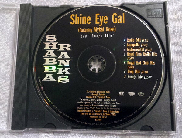 ・アーティスト Shabba Ranks, Mykal Rose ・タイトル Shine Eye Gal ・レーベル・型番 Epic ESK7095 ・フォーマット CD ・コンディション(盤) 非常に良い(EX) ・コンディション(ジャケット) ・コンディション(帯) オビなし ・特記事項 【プロモ盤】 【Promotion Only】 サンプル画像です。実際の商品の画像ではありません 商品写真はバーコード/カタログ番号に対応したサンプル画像ですので、お送りする商品の画像ではありません。帯やライナーなどの付属品は、特記事項に記載されている場合のみ含まれます。プロモやカラーレコードなどの仕様についても、該当する場合のみ特記事項に記載しています。 【ご購入前に必ずご確認ください】 ・本店サイト(www.recordcity.jp)とは価格、送料が違います ・本店サイト、その他支店のオーダーとは同梱発送できません ・注文確定後に別の注文を頂いた場合、注文同士の同梱は致しかねます。 ・別倉庫から発送しているため、店頭受け渡しは対応しておりません ・一部商品は他の通販サイトでも販売しているため、ご注文のタイミングによっては商品のご用意ができない場合がございます。 ・土日祝日はお休みです 金曜・祝前日9時以降のご連絡またはご入金は、返答または発送が週明け・祝日明けに順次対応となります。 ・ご購入後のキャンセル不可 ご購入後のキャンセルはいかなる理由においてもお受けできません。ご了承の上、ご購入くださいませ。 ・日本郵便(ゆうパック/ゆうメール)によるお届けになります。 ・中古品であることをご理解ください 当ストアでは中古商品を主に販売しております。中古品であることをご理解の上ご購入ください。また、一部商品はRecordCityオンラインストアで試聴可能です。 ・返品について お客様のご都合による返品は一切承っておりません。 表記の内容と実際の商品に相違がある場合、また針飛び等で返品・返金をご希望される場合は、商品の到着後1週間以内にご連絡ください。商品の返送をこちらで確認後、キャンセル・返金を行います。 コンディションVG以下の商品は返品できません。プレイに影響のない表面のこすれ傷、プレス起因のノイズ盤は返品の対象外です。 【コンディション表記】 ・ほぼ新品(M-)(Like New) 完全な新品。未使用。当店ではほぼ使用しません ・非常に良い(EX)(Excellent) 中古盤として美品な状態。わずかな経年を感じるものの傷みを感じさせない、当店基準で最高の状態 ・良い(VG+)(Very Good Plus) 丁寧に扱われた中古品で、軽い使用感がみられる。 ・可(VG)(Acceptable) 使い込まれた中古品で、「良い」よりもさらに使用感がみられる。 ・悪い(VG-)(Bad) 状態が悪いアイテム。使用の保障はなく、再生不可、針飛び、目立つノイズがあるかもしれない。状態によるクレーム不可。返品不可。 ・非常に悪い(G)(Very Bad) 「悪い」よりさらに状態が悪いアイテム。使用の保障はなく、再生不可、針飛び、目立つノイズがあるかもしれない。状態によるクレーム不可。返品不可。 ・ジャンク(Fair)(Junk/Fair) 割れている、反っている、水ダメージがある、カビ、ジャケットが分離している、ひどい書き込み、ひどい擦れなど最低の状態。使用の保障はなく、再生不可、針飛び、目立つノイズがあるかもしれない。状態によるクレーム不可。返品不可。 ・ジャンク(Poor)(Junk/Poor) 割れている、反っている、水ダメージがある、カビ、ジャケットが分離している、ひどい書き込み、ひどい擦れなど最低の状態。使用の保障はなく、再生不可、針飛び、目立つノイズがあるかもしれない。状態によるクレーム不可。返品不可。
