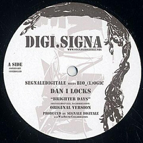 ・アーティスト Dan I Locks ・タイトル Brighter Days (Original Version) / Brighter Days (Manasseh Dub) ・レーベル・型番 Digi. Signa 104907M11 ・フォーマット 12" ・コンディション(盤) 新品 (M) ・コンディション(ジャケット) ・コンディション(帯) オビなし ・特記事項 サンプル画像です。実際の商品の画像ではありません 商品写真はバーコード/カタログ番号に対応したサンプル画像ですので、お送りする商品の画像ではありません。帯やライナーなどの付属品は、特記事項に記載されている場合のみ含まれます。プロモやカラーレコードなどの仕様についても、該当する場合のみ特記事項に記載しています。 【ご購入前に必ずご確認ください】 ・本店サイト(www.recordcity.jp)とは価格、送料が違います ・本店サイト、その他支店のオーダーとは同梱発送できません ・注文確定後に別の注文を頂いた場合、注文同士の同梱は致しかねます。 ・別倉庫から発送しているため、店頭受け渡しは対応しておりません ・一部商品は他の通販サイトでも販売しているため、ご注文のタイミングによっては商品のご用意ができない場合がございます。 ・土日祝日はお休みです 金曜・祝前日9時以降のご連絡またはご入金は、返答または発送が週明け・祝日明けに順次対応となります。 ・ご購入後のキャンセル不可 ご購入後のキャンセルはいかなる理由においてもお受けできません。ご了承の上、ご購入くださいませ。 ・日本郵便(ゆうパック/ゆうメール)によるお届けになります。 ・中古品であることをご理解ください 当ストアでは中古商品を主に販売しております。中古品であることをご理解の上ご購入ください。また、一部商品はRecordCityオンラインストアで試聴可能です。 ・返品について お客様のご都合による返品は一切承っておりません。 表記の内容と実際の商品に相違がある場合、また針飛び等で返品・返金をご希望される場合は、商品の到着後1週間以内にご連絡ください。商品の返送をこちらで確認後、キャンセル・返金を行います。 コンディションVG以下の商品は返品できません。プレイに影響のない表面のこすれ傷、プレス起因のノイズ盤は返品の対象外です。 【コンディション表記】 ・ほぼ新品(M-)(Like New) 完全な新品。未使用。当店ではほぼ使用しません ・非常に良い(EX)(Excellent) 中古盤として美品な状態。わずかな経年を感じるものの傷みを感じさせない、当店基準で最高の状態 ・良い(VG+)(Very Good Plus) 丁寧に扱われた中古品で、軽い使用感がみられる。 ・可(VG)(Acceptable) 使い込まれた中古品で、「良い」よりもさらに使用感がみられる。 ・悪い(VG-)(Bad) 状態が悪いアイテム。使用の保障はなく、再生不可、針飛び、目立つノイズがあるかもしれない。状態によるクレーム不可。返品不可。 ・非常に悪い(G)(Very Bad) 「悪い」よりさらに状態が悪いアイテム。使用の保障はなく、再生不可、針飛び、目立つノイズがあるかもしれない。状態によるクレーム不可。返品不可。 ・ジャンク(Fair)(Junk/Fair) 割れている、反っている、水ダメージがある、カビ、ジャケットが分離している、ひどい書き込み、ひどい擦れなど最低の状態。使用の保障はなく、再生不可、針飛び、目立つノイズがあるかもしれない。状態によるクレーム不可。返品不可。 ・ジャンク(Poor)(Junk/Poor) 割れている、反っている、水ダメージがある、カビ、ジャケットが分離している、ひどい書き込み、ひどい擦れなど最低の状態。使用の保障はなく、再生不可、針飛び、目立つノイズがあるかもしれない。状態によるクレーム不可。返品不可。