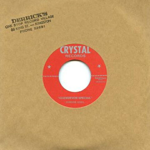 ・アーティスト Junior Soul ・タイトル Glendevon Special / Magic Touch ・レーベル・型番 Crystal/Dub Store DSRDH7014 ・フォーマット 7" ・コンディション(盤) 新品 (M) ・コンディション(ジャケット) ・コンディション(帯) オビなし ・特記事項 サンプル画像です。実際の商品の画像ではありません 商品写真はバーコード/カタログ番号に対応したサンプル画像ですので、お送りする商品の画像ではありません。帯やライナーなどの付属品は、特記事項に記載されている場合のみ含まれます。プロモやカラーレコードなどの仕様についても、該当する場合のみ特記事項に記載しています。 【ご購入前に必ずご確認ください】 ・本店サイト(www.recordcity.jp)とは価格、送料が違います ・本店サイト、その他支店のオーダーとは同梱発送できません ・注文確定後に別の注文を頂いた場合、注文同士の同梱は致しかねます。 ・別倉庫から発送しているため、店頭受け渡しは対応しておりません ・一部商品は他の通販サイトでも販売しているため、ご注文のタイミングによっては商品のご用意ができない場合がございます。 ・土日祝日はお休みです 金曜・祝前日9時以降のご連絡またはご入金は、返答または発送が週明け・祝日明けに順次対応となります。 ・ご購入後のキャンセル不可 ご購入後のキャンセルはいかなる理由においてもお受けできません。ご了承の上、ご購入くださいませ。 ・日本郵便(ゆうパック/ゆうメール)によるお届けになります。 ・中古品であることをご理解ください 当ストアでは中古商品を主に販売しております。中古品であることをご理解の上ご購入ください。また、一部商品はRecordCityオンラインストアで試聴可能です。 ・返品について お客様のご都合による返品は一切承っておりません。 表記の内容と実際の商品に相違がある場合、また針飛び等で返品・返金をご希望される場合は、商品の到着後1週間以内にご連絡ください。商品の返送をこちらで確認後、キャンセル・返金を行います。 コンディションVG以下の商品は返品できません。プレイに影響のない表面のこすれ傷、プレス起因のノイズ盤は返品の対象外です。 【コンディション表記】 ・ほぼ新品(M-)(Like New) 完全な新品。未使用。当店ではほぼ使用しません ・非常に良い(EX)(Excellent) 中古盤として美品な状態。わずかな経年を感じるものの傷みを感じさせない、当店基準で最高の状態 ・良い(VG+)(Very Good Plus) 丁寧に扱われた中古品で、軽い使用感がみられる。 ・可(VG)(Acceptable) 使い込まれた中古品で、「良い」よりもさらに使用感がみられる。 ・悪い(VG-)(Bad) 状態が悪いアイテム。使用の保障はなく、再生不可、針飛び、目立つノイズがあるかもしれない。状態によるクレーム不可。返品不可。 ・非常に悪い(G)(Very Bad) 「悪い」よりさらに状態が悪いアイテム。使用の保障はなく、再生不可、針飛び、目立つノイズがあるかもしれない。状態によるクレーム不可。返品不可。 ・ジャンク(Fair)(Junk/Fair) 割れている、反っている、水ダメージがある、カビ、ジャケットが分離している、ひどい書き込み、ひどい擦れなど最低の状態。使用の保障はなく、再生不可、針飛び、目立つノイズがあるかもしれない。状態によるクレーム不可。返品不可。 ・ジャンク(Poor)(Junk/Poor) 割れている、反っている、水ダメージがある、カビ、ジャケットが分離している、ひどい書き込み、ひどい擦れなど最低の状態。使用の保障はなく、再生不可、針飛び、目立つノイズがあるかもしれない。状態によるクレーム不可。返品不可。