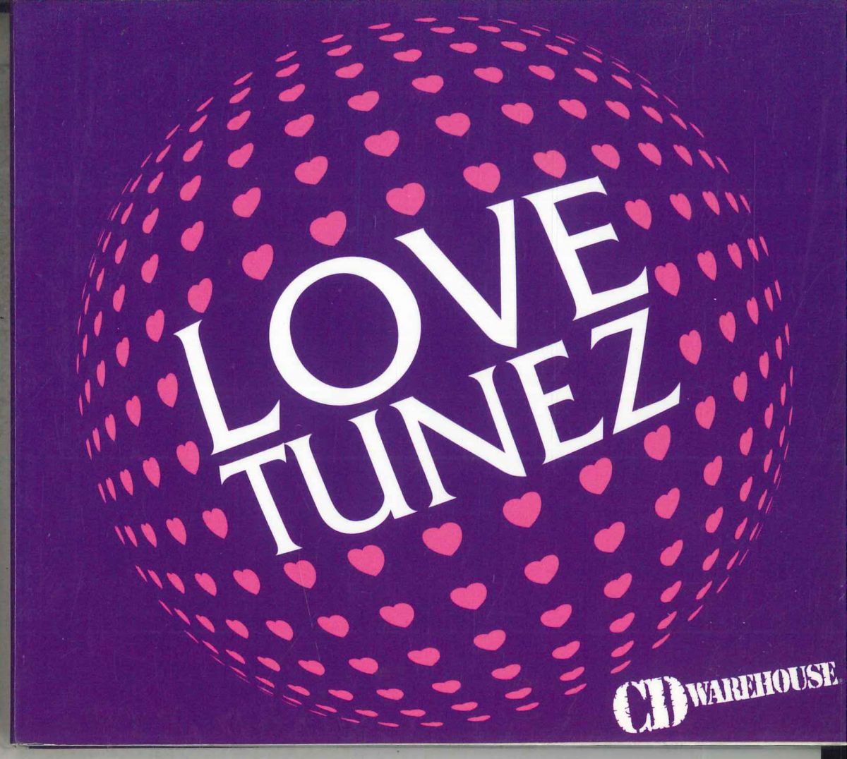 ・アーティスト various ・タイトル Love TUNEZ ・レーベル・型番 STM INTERNATIONAL PTE LTD CW861181 ・フォーマット CD ・コンディション(盤) 良い (VG+) ・コンディション(ジャケット) 良い (VG+) ・コンディション(帯) オビなし ・特記事項 【デジパック】 サンプル画像です。実際の商品の画像ではありません 商品写真はバーコード/カタログ番号に対応したサンプル画像ですので、お送りする商品の画像ではありません。帯やライナーなどの付属品は、特記事項に記載されている場合のみ含まれます。プロモやカラーレコードなどの仕様についても、該当する場合のみ特記事項に記載しています。 【ご購入前に必ずご確認ください】 ・本店サイト(www.recordcity.jp)とは価格、送料が違います ・本店サイト、その他支店のオーダーとは同梱発送できません ・注文確定後に別の注文を頂いた場合、注文同士の同梱は致しかねます。 ・別倉庫から発送しているため、店頭受け渡しは対応しておりません ・一部商品は他の通販サイトでも販売しているため、ご注文のタイミングによっては商品のご用意ができない場合がございます。 ・土日祝日はお休みです 金曜・祝前日9時以降のご連絡またはご入金は、返答または発送が週明け・祝日明けに順次対応となります。 ・ご購入後のキャンセル不可 ご購入後のキャンセルはいかなる理由においてもお受けできません。ご了承の上、ご購入くださいませ。 ・日本郵便(ゆうパック/ゆうメール)によるお届けになります。 ・中古品であることをご理解ください 当ストアでは中古商品を主に販売しております。中古品であることをご理解の上ご購入ください。また、一部商品はRecordCityオンラインストアで試聴可能です。 ・返品について お客様のご都合による返品は一切承っておりません。 表記の内容と実際の商品に相違がある場合、また針飛び等で返品・返金をご希望される場合は、商品の到着後1週間以内にご連絡ください。商品の返送をこちらで確認後、キャンセル・返金を行います。 コンディションVG以下の商品は返品できません。プレイに影響のない表面のこすれ傷、プレス起因のノイズ盤は返品の対象外です。 【コンディション表記】 ・ほぼ新品(M-)(Like New) 完全な新品。未使用。当店ではほぼ使用しません ・非常に良い(EX)(Excellent) 中古盤として美品な状態。わずかな経年を感じるものの傷みを感じさせない、当店基準で最高の状態 ・良い(VG+)(Very Good Plus) 丁寧に扱われた中古品で、軽い使用感がみられる。 ・可(VG)(Acceptable) 使い込まれた中古品で、「良い」よりもさらに使用感がみられる。 ・悪い(VG-)(Bad) 状態が悪いアイテム。使用の保障はなく、再生不可、針飛び、目立つノイズがあるかもしれない。状態によるクレーム不可。返品不可。 ・非常に悪い(G)(Very Bad) 「悪い」よりさらに状態が悪いアイテム。使用の保障はなく、再生不可、針飛び、目立つノイズがあるかもしれない。状態によるクレーム不可。返品不可。 ・ジャンク(Fair)(Junk/Fair) 割れている、反っている、水ダメージがある、カビ、ジャケットが分離している、ひどい書き込み、ひどい擦れなど最低の状態。使用の保障はなく、再生不可、針飛び、目立つノイズがあるかもしれない。状態によるクレーム不可。返品不可。 ・ジャンク(Poor)(Junk/Poor) 割れている、反っている、水ダメージがある、カビ、ジャケットが分離している、ひどい書き込み、ひどい擦れなど最低の状態。使用の保障はなく、再生不可、針飛び、目立つノイズがあるかもしれない。状態によるクレーム不可。返品不可。