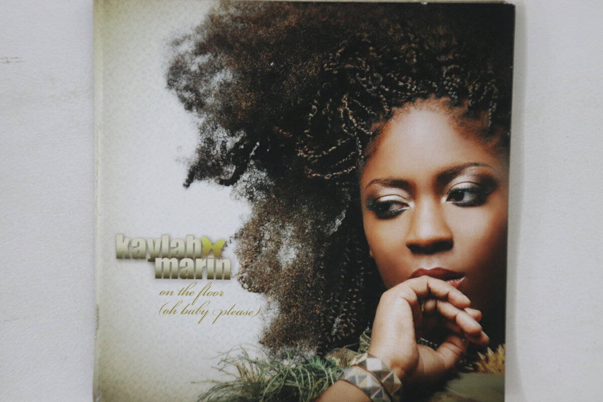 ・アーティスト Kaylah Marin ・タイトル On The Floor (Oh Baby Please) ・レーベル・型番 EPIPHANY PRODUCTIONS NONEPROMO ・フォーマット CD ・コンディション(盤) 良い (VG+) ・コンディション(ジャケット) 良い (VG+) ・コンディション(帯) オビなし ・特記事項 【プロモ盤】 【紙ジャケット】 実際に発送される商品の画像です 【ご購入前に必ずご確認ください】 ・本店サイト(www.recordcity.jp)とは価格、送料が違います ・本店サイト、その他支店のオーダーとは同梱発送できません ・注文確定後に別の注文を頂いた場合、注文同士の同梱は致しかねます。 ・別倉庫から発送しているため、店頭受け渡しは対応しておりません ・一部商品は他の通販サイトでも販売しているため、ご注文のタイミングによっては商品のご用意ができない場合がございます。 ・土日祝日はお休みです 金曜・祝前日9時以降のご連絡またはご入金は、返答または発送が週明け・祝日明けに順次対応となります。 ・ご購入後のキャンセル不可 ご購入後のキャンセルはいかなる理由においてもお受けできません。ご了承の上、ご購入くださいませ。 ・日本郵便(ゆうパック/ゆうメール)によるお届けになります。 ・中古品であることをご理解ください 当ストアでは中古商品を主に販売しております。中古品であることをご理解の上ご購入ください。また、一部商品はRecordCityオンラインストアで試聴可能です。 ・返品について お客様のご都合による返品は一切承っておりません。 表記の内容と実際の商品に相違がある場合、また針飛び等で返品・返金をご希望される場合は、商品の到着後1週間以内にご連絡ください。商品の返送をこちらで確認後、キャンセル・返金を行います。 コンディションVG以下の商品は返品できません。プレイに影響のない表面のこすれ傷、プレス起因のノイズ盤は返品の対象外です。 【コンディション表記】 ・ほぼ新品(M-)(Like New) 完全な新品。未使用。当店ではほぼ使用しません ・非常に良い(EX)(Excellent) 中古盤として美品な状態。わずかな経年を感じるものの傷みを感じさせない、当店基準で最高の状態 ・良い(VG+)(Very Good Plus) 丁寧に扱われた中古品で、軽い使用感がみられる。 ・可(VG)(Acceptable) 使い込まれた中古品で、「良い」よりもさらに使用感がみられる。 ・悪い(VG-)(Bad) 状態が悪いアイテム。使用の保障はなく、再生不可、針飛び、目立つノイズがあるかもしれない。状態によるクレーム不可。返品不可。 ・非常に悪い(G)(Very Bad) 「悪い」よりさらに状態が悪いアイテム。使用の保障はなく、再生不可、針飛び、目立つノイズがあるかもしれない。状態によるクレーム不可。返品不可。 ・ジャンク(Fair)(Junk/Fair) 割れている、反っている、水ダメージがある、カビ、ジャケットが分離している、ひどい書き込み、ひどい擦れなど最低の状態。使用の保障はなく、再生不可、針飛び、目立つノイズがあるかもしれない。状態によるクレーム不可。返品不可。 ・ジャンク(Poor)(Junk/Poor) 割れている、反っている、水ダメージがある、カビ、ジャケットが分離している、ひどい書き込み、ひどい擦れなど最低の状態。使用の保障はなく、再生不可、針飛び、目立つノイズがあるかもしれない。状態によるクレーム不可。返品不可。