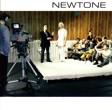 ・アーティスト Newtone ・タイトル Newtone ・レーベル・型番 MCA Records MCD87008 ・フォーマット CD ・コンディション(盤) 良い (VG+) ・コンディション(ジャケット) ・コンディション(帯) オビなし ・特記事項 【盤に小さいキズ】【ケース擦れ】 サンプル画像です。実際の商品の画像ではありません 商品写真はバーコード/カタログ番号に対応したサンプル画像ですので、お送りする商品の画像ではありません。帯やライナーなどの付属品は、特記事項に記載されている場合のみ含まれます。プロモやカラーレコードなどの仕様についても、該当する場合のみ特記事項に記載しています。 【ご購入前に必ずご確認ください】 ・本店サイト(www.recordcity.jp)とは価格、送料が違います ・本店サイト、その他支店のオーダーとは同梱発送できません ・注文確定後に別の注文を頂いた場合、注文同士の同梱は致しかねます。 ・別倉庫から発送しているため、店頭受け渡しは対応しておりません ・一部商品は他の通販サイトでも販売しているため、ご注文のタイミングによっては商品のご用意ができない場合がございます。 ・土日祝日はお休みです 金曜・祝前日9時以降のご連絡またはご入金は、返答または発送が週明け・祝日明けに順次対応となります。 ・ご購入後のキャンセル不可 ご購入後のキャンセルはいかなる理由においてもお受けできません。ご了承の上、ご購入くださいませ。 ・日本郵便(ゆうパック/ゆうメール)によるお届けになります。 ・中古品であることをご理解ください 当ストアでは中古商品を主に販売しております。中古品であることをご理解の上ご購入ください。また、一部商品はRecordCityオンラインストアで試聴可能です。 ・返品について お客様のご都合による返品は一切承っておりません。 表記の内容と実際の商品に相違がある場合、また針飛び等で返品・返金をご希望される場合は、商品の到着後1週間以内にご連絡ください。商品の返送をこちらで確認後、キャンセル・返金を行います。 コンディションVG以下の商品は返品できません。プレイに影響のない表面のこすれ傷、プレス起因のノイズ盤は返品の対象外です。 【コンディション表記】 ・ほぼ新品(M-)(Like New) 完全な新品。未使用。当店ではほぼ使用しません ・非常に良い(EX)(Excellent) 中古盤として美品な状態。わずかな経年を感じるものの傷みを感じさせない、当店基準で最高の状態 ・良い(VG+)(Very Good Plus) 丁寧に扱われた中古品で、軽い使用感がみられる。 ・可(VG)(Acceptable) 使い込まれた中古品で、「良い」よりもさらに使用感がみられる。 ・悪い(VG-)(Bad) 状態が悪いアイテム。使用の保障はなく、再生不可、針飛び、目立つノイズがあるかもしれない。状態によるクレーム不可。返品不可。 ・非常に悪い(G)(Very Bad) 「悪い」よりさらに状態が悪いアイテム。使用の保障はなく、再生不可、針飛び、目立つノイズがあるかもしれない。状態によるクレーム不可。返品不可。 ・ジャンク(Fair)(Junk/Fair) 割れている、反っている、水ダメージがある、カビ、ジャケットが分離している、ひどい書き込み、ひどい擦れなど最低の状態。使用の保障はなく、再生不可、針飛び、目立つノイズがあるかもしれない。状態によるクレーム不可。返品不可。 ・ジャンク(Poor)(Junk/Poor) 割れている、反っている、水ダメージがある、カビ、ジャケットが分離している、ひどい書き込み、ひどい擦れなど最低の状態。使用の保障はなく、再生不可、針飛び、目立つノイズがあるかもしれない。状態によるクレーム不可。返品不可。