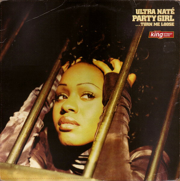 ・アーティスト Ultra Nat? ・タイトル Party Girl (Turn Me Loose) ・レーベル・型番 BPM King Street Sounds KISS1027 ・フォーマット LPレコード ・コンディション(盤) 良い (VG+) ・コンディション(ジャケット) 良い (VG+) ・コンディション(帯) オビなし ・特記事項 サンプル画像です。実際の商品の画像ではありません 商品写真はバーコード/カタログ番号に対応したサンプル画像ですので、お送りする商品の画像ではありません。帯やライナーなどの付属品は、特記事項に記載されている場合のみ含まれます。プロモやカラーレコードなどの仕様についても、該当する場合のみ特記事項に記載しています。 【ご購入前に必ずご確認ください】 ・本店サイト(www.recordcity.jp)とは価格、送料が違います ・本店サイト、その他支店のオーダーとは同梱発送できません ・注文確定後に別の注文を頂いた場合、注文同士の同梱は致しかねます。 ・別倉庫から発送しているため、店頭受け渡しは対応しておりません ・一部商品は他の通販サイトでも販売しているため、ご注文のタイミングによっては商品のご用意ができない場合がございます。 ・土日祝日はお休みです 金曜・祝前日9時以降のご連絡またはご入金は、返答または発送が週明け・祝日明けに順次対応となります。 ・ご購入後のキャンセル不可 ご購入後のキャンセルはいかなる理由においてもお受けできません。ご了承の上、ご購入くださいませ。 ・日本郵便(ゆうパック/ゆうメール)によるお届けになります。 ・中古品であることをご理解ください 当ストアでは中古商品を主に販売しております。中古品であることをご理解の上ご購入ください。また、一部商品はRecordCityオンラインストアで試聴可能です。 ・返品について お客様のご都合による返品は一切承っておりません。 表記の内容と実際の商品に相違がある場合、また針飛び等で返品・返金をご希望される場合は、商品の到着後1週間以内にご連絡ください。商品の返送をこちらで確認後、キャンセル・返金を行います。 コンディションVG以下の商品は返品できません。プレイに影響のない表面のこすれ傷、プレス起因のノイズ盤は返品の対象外です。 【コンディション表記】 ・ほぼ新品(M-)(Like New) 完全な新品。未使用。当店ではほぼ使用しません ・非常に良い(EX)(Excellent) 中古盤として美品な状態。わずかな経年を感じるものの傷みを感じさせない、当店基準で最高の状態 ・良い(VG+)(Very Good Plus) 丁寧に扱われた中古品で、軽い使用感がみられる。 ・可(VG)(Acceptable) 使い込まれた中古品で、「良い」よりもさらに使用感がみられる。 ・悪い(VG-)(Bad) 状態が悪いアイテム。使用の保障はなく、再生不可、針飛び、目立つノイズがあるかもしれない。状態によるクレーム不可。返品不可。 ・非常に悪い(G)(Very Bad) 「悪い」よりさらに状態が悪いアイテム。使用の保障はなく、再生不可、針飛び、目立つノイズがあるかもしれない。状態によるクレーム不可。返品不可。 ・ジャンク(Fair)(Junk/Fair) 割れている、反っている、水ダメージがある、カビ、ジャケットが分離している、ひどい書き込み、ひどい擦れなど最低の状態。使用の保障はなく、再生不可、針飛び、目立つノイズがあるかもしれない。状態によるクレーム不可。返品不可。 ・ジャンク(Poor)(Junk/Poor) 割れている、反っている、水ダメージがある、カビ、ジャケットが分離している、ひどい書き込み、ひどい擦れなど最低の状態。使用の保障はなく、再生不可、針飛び、目立つノイズがあるかもしれない。状態によるクレーム不可。返品不可。