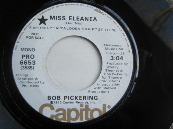 ・アーティスト Bob Pickering ・タイトル Miss Eleanea ・レーベル・型番 Capitol Records PRO6653 ・フォーマット 7" ・コンディション(盤) 良い (VG+) ・コンディション(ジャケット) ・コンディション(帯) オビなし ・特記事項 サンプル画像です。実際の商品の画像ではありません 商品写真はバーコード/カタログ番号に対応したサンプル画像ですので、お送りする商品の画像ではありません。帯やライナーなどの付属品は、特記事項に記載されている場合のみ含まれます。プロモやカラーレコードなどの仕様についても、該当する場合のみ特記事項に記載しています。 【ご購入前に必ずご確認ください】 ・本店サイト(www.recordcity.jp)とは価格、送料が違います ・本店サイト、その他支店のオーダーとは同梱発送できません ・注文確定後に別の注文を頂いた場合、注文同士の同梱は致しかねます。 ・別倉庫から発送しているため、店頭受け渡しは対応しておりません ・一部商品は他の通販サイトでも販売しているため、ご注文のタイミングによっては商品のご用意ができない場合がございます。 ・土日祝日はお休みです 金曜・祝前日9時以降のご連絡またはご入金は、返答または発送が週明け・祝日明けに順次対応となります。 ・ご購入後のキャンセル不可 ご購入後のキャンセルはいかなる理由においてもお受けできません。ご了承の上、ご購入くださいませ。 ・日本郵便(ゆうパック/ゆうメール)によるお届けになります。 ・中古品であることをご理解ください 当ストアでは中古商品を主に販売しております。中古品であることをご理解の上ご購入ください。また、一部商品はRecordCityオンラインストアで試聴可能です。 ・返品について お客様のご都合による返品は一切承っておりません。 表記の内容と実際の商品に相違がある場合、また針飛び等で返品・返金をご希望される場合は、商品の到着後1週間以内にご連絡ください。商品の返送をこちらで確認後、キャンセル・返金を行います。 コンディションVG以下の商品は返品できません。プレイに影響のない表面のこすれ傷、プレス起因のノイズ盤は返品の対象外です。 【コンディション表記】 ・ほぼ新品(M-)(Like New) 完全な新品。未使用。当店ではほぼ使用しません ・非常に良い(EX)(Excellent) 中古盤として美品な状態。わずかな経年を感じるものの傷みを感じさせない、当店基準で最高の状態 ・良い(VG+)(Very Good Plus) 丁寧に扱われた中古品で、軽い使用感がみられる。 ・可(VG)(Acceptable) 使い込まれた中古品で、「良い」よりもさらに使用感がみられる。 ・悪い(VG-)(Bad) 状態が悪いアイテム。使用の保障はなく、再生不可、針飛び、目立つノイズがあるかもしれない。状態によるクレーム不可。返品不可。 ・非常に悪い(G)(Very Bad) 「悪い」よりさらに状態が悪いアイテム。使用の保障はなく、再生不可、針飛び、目立つノイズがあるかもしれない。状態によるクレーム不可。返品不可。 ・ジャンク(Fair)(Junk/Fair) 割れている、反っている、水ダメージがある、カビ、ジャケットが分離している、ひどい書き込み、ひどい擦れなど最低の状態。使用の保障はなく、再生不可、針飛び、目立つノイズがあるかもしれない。状態によるクレーム不可。返品不可。 ・ジャンク(Poor)(Junk/Poor) 割れている、反っている、水ダメージがある、カビ、ジャケットが分離している、ひどい書き込み、ひどい擦れなど最低の状態。使用の保障はなく、再生不可、針飛び、目立つノイズがあるかもしれない。状態によるクレーム不可。返品不可。