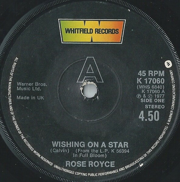 ・アーティスト Rose Royce ・タイトル Wishing On A Star ・レーベル・型番 Whitfield Records K17060 ・フォーマット 7インチレコード ・コンディション(盤) 良い (VG+) ・コンディション(ジャケット) プレインカバー（元ジャケット／カバー無し） ・コンディション(帯) オビなし ・特記事項 【盤に薄い跡】 サンプル画像です。実際の商品の画像ではありません 商品写真はバーコード/カタログ番号に対応したサンプル画像ですので、お送りする商品の画像ではありません。帯やライナーなどの付属品は、特記事項に記載されている場合のみ含まれます。プロモやカラーレコードなどの仕様についても、該当する場合のみ特記事項に記載しています。 【ご購入前に必ずご確認ください】 ・本店サイト(www.recordcity.jp)とは価格、送料が違います ・本店サイト、その他支店のオーダーとは同梱発送できません ・注文確定後に別の注文を頂いた場合、注文同士の同梱は致しかねます。 ・別倉庫から発送しているため、店頭受け渡しは対応しておりません ・一部商品は他の通販サイトでも販売しているため、ご注文のタイミングによっては商品のご用意ができない場合がございます。 ・土日祝日はお休みです 金曜・祝前日9時以降のご連絡またはご入金は、返答または発送が週明け・祝日明けに順次対応となります。 ・ご購入後のキャンセル不可 ご購入後のキャンセルはいかなる理由においてもお受けできません。ご了承の上、ご購入くださいませ。 ・日本郵便(ゆうパック/ゆうメール)によるお届けになります。 ・中古品であることをご理解ください 当ストアでは中古商品を主に販売しております。中古品であることをご理解の上ご購入ください。また、一部商品はRecordCityオンラインストアで試聴可能です。 ・返品について お客様のご都合による返品は一切承っておりません。 表記の内容と実際の商品に相違がある場合、また針飛び等で返品・返金をご希望される場合は、商品の到着後1週間以内にご連絡ください。商品の返送をこちらで確認後、キャンセル・返金を行います。 コンディションVG以下の商品は返品できません。プレイに影響のない表面のこすれ傷、プレス起因のノイズ盤は返品の対象外です。 【コンディション表記】 ・ほぼ新品(M-)(Like New) 完全な新品。未使用。当店ではほぼ使用しません ・非常に良い(EX)(Excellent) 中古盤として美品な状態。わずかな経年を感じるものの傷みを感じさせない、当店基準で最高の状態 ・良い(VG+)(Very Good Plus) 丁寧に扱われた中古品で、軽い使用感がみられる。 ・可(VG)(Acceptable) 使い込まれた中古品で、「良い」よりもさらに使用感がみられる。 ・悪い(VG-)(Bad) 状態が悪いアイテム。使用の保障はなく、再生不可、針飛び、目立つノイズがあるかもしれない。状態によるクレーム不可。返品不可。 ・非常に悪い(G)(Very Bad) 「悪い」よりさらに状態が悪いアイテム。使用の保障はなく、再生不可、針飛び、目立つノイズがあるかもしれない。状態によるクレーム不可。返品不可。 ・ジャンク(Fair)(Junk/Fair) 割れている、反っている、水ダメージがある、カビ、ジャケットが分離している、ひどい書き込み、ひどい擦れなど最低の状態。使用の保障はなく、再生不可、針飛び、目立つノイズがあるかもしれない。状態によるクレーム不可。返品不可。 ・ジャンク(Poor)(Junk/Poor) 割れている、反っている、水ダメージがある、カビ、ジャケットが分離している、ひどい書き込み、ひどい擦れなど最低の状態。使用の保障はなく、再生不可、針飛び、目立つノイズがあるかもしれない。状態によるクレーム不可。返品不可。