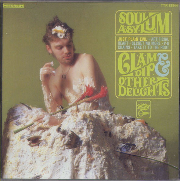 ・アーティスト Soul Asylum ・タイトル Clam Dip & Other Delights ・レーベル・型番 Twin/Tone Records TTR881442 ・フォーマット CD ・コンディション(盤) 良い (VG+) ・コンディション(ジャケット) ・コンディション(帯) オビなし ・特記事項 【ケース擦れ】 サンプル画像です。実際の商品の画像ではありません 商品写真はバーコード/カタログ番号に対応したサンプル画像ですので、お送りする商品の画像ではありません。帯やライナーなどの付属品は、特記事項に記載されている場合のみ含まれます。プロモやカラーレコードなどの仕様についても、該当する場合のみ特記事項に記載しています。 【ご購入前に必ずご確認ください】 ・本店サイト(www.recordcity.jp)とは価格、送料が違います ・本店サイト、その他支店のオーダーとは同梱発送できません ・注文確定後に別の注文を頂いた場合、注文同士の同梱は致しかねます。 ・別倉庫から発送しているため、店頭受け渡しは対応しておりません ・一部商品は他の通販サイトでも販売しているため、ご注文のタイミングによっては商品のご用意ができない場合がございます。 ・土日祝日はお休みです 金曜・祝前日9時以降のご連絡またはご入金は、返答または発送が週明け・祝日明けに順次対応となります。 ・ご購入後のキャンセル不可 ご購入後のキャンセルはいかなる理由においてもお受けできません。ご了承の上、ご購入くださいませ。 ・日本郵便(ゆうパック/ゆうメール)によるお届けになります。 ・中古品であることをご理解ください 当ストアでは中古商品を主に販売しております。中古品であることをご理解の上ご購入ください。また、一部商品はRecordCityオンラインストアで試聴可能です。 ・返品について お客様のご都合による返品は一切承っておりません。 表記の内容と実際の商品に相違がある場合、また針飛び等で返品・返金をご希望される場合は、商品の到着後1週間以内にご連絡ください。商品の返送をこちらで確認後、キャンセル・返金を行います。 コンディションVG以下の商品は返品できません。プレイに影響のない表面のこすれ傷、プレス起因のノイズ盤は返品の対象外です。 【コンディション表記】 ・ほぼ新品(M-)(Like New) 完全な新品。未使用。当店ではほぼ使用しません ・非常に良い(EX)(Excellent) 中古盤として美品な状態。わずかな経年を感じるものの傷みを感じさせない、当店基準で最高の状態 ・良い(VG+)(Very Good Plus) 丁寧に扱われた中古品で、軽い使用感がみられる。 ・可(VG)(Acceptable) 使い込まれた中古品で、「良い」よりもさらに使用感がみられる。 ・悪い(VG-)(Bad) 状態が悪いアイテム。使用の保障はなく、再生不可、針飛び、目立つノイズがあるかもしれない。状態によるクレーム不可。返品不可。 ・非常に悪い(G)(Very Bad) 「悪い」よりさらに状態が悪いアイテム。使用の保障はなく、再生不可、針飛び、目立つノイズがあるかもしれない。状態によるクレーム不可。返品不可。 ・ジャンク(Fair)(Junk/Fair) 割れている、反っている、水ダメージがある、カビ、ジャケットが分離している、ひどい書き込み、ひどい擦れなど最低の状態。使用の保障はなく、再生不可、針飛び、目立つノイズがあるかもしれない。状態によるクレーム不可。返品不可。 ・ジャンク(Poor)(Junk/Poor) 割れている、反っている、水ダメージがある、カビ、ジャケットが分離している、ひどい書き込み、ひどい擦れなど最低の状態。使用の保障はなく、再生不可、針飛び、目立つノイズがあるかもしれない。状態によるクレーム不可。返品不可。