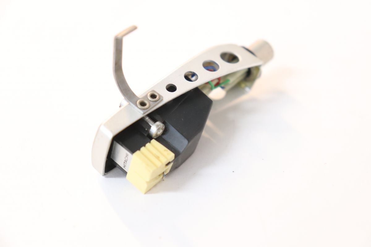 ・商品説明 Audio-Technica オーディオテクニカ LO-D MFS-250 MM Cartridge MM カートリッジ 商品状態：B　標準的な中古品 ■Lo-D純正ヘッドシェル付き　■動作確認済み 参考重量：36(g) ご購入前に必ずご確認ください ・ご購入者様都合によるご購入後のキャンセル・返品は、いかなる理由においてもお受けできません。 ・送料および代引き手数料はご購入者様のご負担となります。 ・決済期日までにご入金が確認できない場合は、「ご購入者様都合」にてキャンセルさせていただきます。 ・状況により、配送方法を変更させていただく場合がございます。 ・ご注文確定後の商品の追加や複数注文の同梱対応は、一切承っておりません。 ・土日・祝日は原則として発送業務を行っておりません。 ・商品説明は正確に記載するよう努めておりますが、中古品は予期せぬ傷や汚れ等がある場合がございます。ご理解のうえご購入ください。 4316678