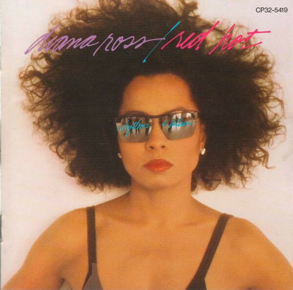 ・アーティスト Diana Ross ・タイトル Red Hot Rhythm And Blues ・レーベル EMI CP325419 ・フォーマット【レコード/CDのお間違いにご注意ください】 CD ・コンディション(盤) 可 (VG) ・コンディション(ジャケット) ・コンディション(帯) オビなし ・特記事項 【盤に小さいキズ】【ケースにシール】【ケース擦れ】【レンタルステッカー】 サンプル画像です。実際の商品の画像ではありません 商品写真はバーコード/カタログ番号に対応したサンプル画像ですので、お送りする商品の画像ではありません。帯やライナーなどの付属品は、特記事項に記載されている場合のみ含まれます。プロモやカラーレコードなどの仕様についても、該当する場合のみ特記事項に記載しています。 【ご購入前に必ずご確認ください】 ・本店サイト(www.recordcity.jp)とは価格、送料が違います ・本店サイト、その他支店のオーダーとは同梱発送できません ・別倉庫から発送しているため、店頭受け渡しは対応しておりません ・一部商品は他の通販サイトでも販売しているため、ご注文のタイミングによっては商品のご用意ができない場合がございます。 ・土日祝日はお休みです 金曜・祝前日9時以降のご連絡またはご入金は、返答または発送が週明け・祝日明けに順次対応となります。 ・ご購入後のキャンセル不可 ご購入後のキャンセルはいかなる理由においてもお受けできません。ご了承の上、ご購入くださいませ。 ・日本郵便(ゆうパック/ゆうメール)によるお届けになります。 ・中古品であることをご理解ください 当ストアではお客様よりお譲りいただいた中古商品を販売しております。中古品であることをご理解の上ご購入ください。また、一部商品はRecordCityウェブショップで試聴可能です。 ・返品について お客様のご都合による商品のご返品は一切承っておりません。 表記の内容と実際の商品に相違がある場合、また針飛び等で返品・返金をご希望される場合は、商品の到着後1週間以内にご連絡ください。商品の返送をこちらで確認後、返金を行います。 コンディションVG以下の商品は返品できません。プレイに影響のない表面のこすれ傷、プレス起因のノイズ盤は返品の対象外です。 【コンディション表記】 ・ほぼ新品(M-)(Like New) 完全な新品。未使用。当店ではほぼ使用しません ・非常に良い(EX)(Excellent) 中古盤として美品な状態。わずかな経年を感じるものの傷みを感じさせない、当店基準で最高の状態 ・良い(VG+)(Very Good Plus) 丁寧に扱われた中古品で、軽い使用感がみられる。 ・可(VG)(Acceptable) 使い込まれた中古品で、「良い」よりもさらに使用感がみられる。 ・悪い(VG-)(Bad) 状態が悪いアイテム。使用の保障はなく、再生不可、針飛び、目立つノイズがあるかもしれない。状態によるクレーム不可。返品不可。 ・非常に悪い(G)(Very Bad) 「悪い」よりさらに状態が悪いアイテム。使用の保障はなく、再生不可、針飛び、目立つノイズがあるかもしれない。状態によるクレーム不可。返品不可。 ・ジャンク(Fair)(Junk/Fair) 割れている、反っている、水ダメージがある、カビ、ジャケットが分離している、ひどい書き込み、ひどい擦れなど最低の状態。使用の保障はなく、再生不可、針飛び、目立つノイズがあるかもしれない。状態によるクレーム不可。返品不可。 ・ジャンク(Poor)(Junk/Poor) 割れている、反っている、水ダメージがある、カビ、ジャケットが分離している、ひどい書き込み、ひどい擦れなど最低の状態。使用の保障はなく、再生不可、針飛び、目立つノイズがあるかもしれない。状態によるクレーム不可。返品不可。