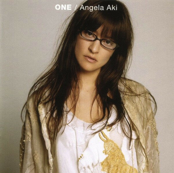 ・アーティスト Angela Aki ・タイトル One ・レーベル・型番 Virgo Music Entertainment VME0008 ・フォーマット CD ・コンディション(盤) 良い (VG+) ・コンディション(ジャケット) ・コンディション(帯) オビあり ・特記事項 【帯付き】 【ケースキズ】 サンプル画像です。実際の商品の画像ではありません 商品写真はバーコード/カタログ番号に対応したサンプル画像ですので、お送りする商品の画像ではありません。帯やライナーなどの付属品は、特記事項に記載されている場合のみ含まれます。プロモやカラーレコードなどの仕様についても、該当する場合のみ特記事項に記載しています。 【ご購入前に必ずご確認ください】 ・本店サイト(www.recordcity.jp)とは価格、送料が違います ・本店サイト、その他支店のオーダーとは同梱発送できません ・注文確定後に別の注文を頂いた場合、注文同士の同梱は致しかねます。 ・別倉庫から発送しているため、店頭受け渡しは対応しておりません ・一部商品は他の通販サイトでも販売しているため、ご注文のタイミングによっては商品のご用意ができない場合がございます。 ・土日祝日はお休みです 金曜・祝前日9時以降のご連絡またはご入金は、返答または発送が週明け・祝日明けに順次対応となります。 ・ご購入後のキャンセル不可 ご購入後のキャンセルはいかなる理由においてもお受けできません。ご了承の上、ご購入くださいませ。 ・日本郵便(ゆうパック/ゆうメール)によるお届けになります。 ・中古品であることをご理解ください 当ストアでは中古商品を主に販売しております。中古品であることをご理解の上ご購入ください。また、一部商品はRecordCityオンラインストアで試聴可能です。 ・返品について お客様のご都合による返品は一切承っておりません。 表記の内容と実際の商品に相違がある場合、また針飛び等で返品・返金をご希望される場合は、商品の到着後1週間以内にご連絡ください。商品の返送をこちらで確認後、キャンセル・返金を行います。 コンディションVG以下の商品は返品できません。プレイに影響のない表面のこすれ傷、プレス起因のノイズ盤は返品の対象外です。 【コンディション表記】 ・ほぼ新品(M-)(Like New) 完全な新品。未使用。当店ではほぼ使用しません ・非常に良い(EX)(Excellent) 中古盤として美品な状態。わずかな経年を感じるものの傷みを感じさせない、当店基準で最高の状態 ・良い(VG+)(Very Good Plus) 丁寧に扱われた中古品で、軽い使用感がみられる。 ・可(VG)(Acceptable) 使い込まれた中古品で、「良い」よりもさらに使用感がみられる。 ・悪い(VG-)(Bad) 状態が悪いアイテム。使用の保障はなく、再生不可、針飛び、目立つノイズがあるかもしれない。状態によるクレーム不可。返品不可。 ・非常に悪い(G)(Very Bad) 「悪い」よりさらに状態が悪いアイテム。使用の保障はなく、再生不可、針飛び、目立つノイズがあるかもしれない。状態によるクレーム不可。返品不可。 ・ジャンク(Fair)(Junk/Fair) 割れている、反っている、水ダメージがある、カビ、ジャケットが分離している、ひどい書き込み、ひどい擦れなど最低の状態。使用の保障はなく、再生不可、針飛び、目立つノイズがあるかもしれない。状態によるクレーム不可。返品不可。 ・ジャンク(Poor)(Junk/Poor) 割れている、反っている、水ダメージがある、カビ、ジャケットが分離している、ひどい書き込み、ひどい擦れなど最低の状態。使用の保障はなく、再生不可、針飛び、目立つノイズがあるかもしれない。状態によるクレーム不可。返品不可。