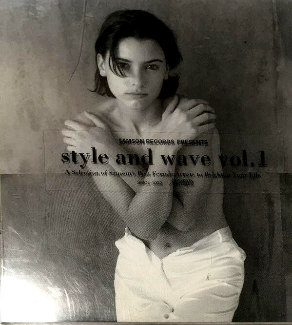 ・アーティスト オムニバス ・タイトル STYLE and WAVE ・レーベル Samson Records (5) SMCL1032 ・フォーマット【レコード/CDのお間違いにご注意ください】 CD ・コンディション(盤) 良い (VG+) ・コンディション(ジャケット) ・コンディション(帯) オビなし ・特記事項 【盤に小さいキズ】 サンプル画像です。実際の商品の画像ではありません 商品写真はバーコード/カタログ番号に対応したサンプル画像ですので、お送りする商品の画像ではありません。帯やライナーなどの付属品は、特記事項に記載されている場合のみ含まれます。プロモやカラーレコードなどの仕様についても、該当する場合のみ特記事項に記載しています。 【ご購入前に必ずご確認ください】 ・本店サイト(www.recordcity.jp)とは価格、送料が違います ・本店サイト、その他支店のオーダーとは同梱発送できません ・別倉庫から発送しているため、店頭受け渡しは対応しておりません ・一部商品は他の通販サイトでも販売しているため、ご注文のタイミングによっては商品のご用意ができない場合がございます。 ・土日祝日はお休みです 金曜・祝前日9時以降のご連絡またはご入金は、返答または発送が週明け・祝日明けに順次対応となります。 ・ご購入後のキャンセル不可 ご購入後のキャンセルはいかなる理由においてもお受けできません。ご了承の上、ご購入くださいませ。 ・日本郵便(ゆうパック/ゆうメール)によるお届けになります。 ・中古品であることをご理解ください 当ストアではお客様よりお譲りいただいた中古商品を販売しております。中古品であることをご理解の上ご購入ください。また、一部商品はRecordCityウェブショップで試聴可能です。 ・返品について お客様のご都合による商品のご返品は一切承っておりません。 表記の内容と実際の商品に相違がある場合、また針飛び等で返品・返金をご希望される場合は、商品の到着後1週間以内にご連絡ください。商品の返送をこちらで確認後、返金を行います。 コンディションVG以下の商品は返品できません。プレイに影響のない表面のこすれ傷、プレス起因のノイズ盤は返品の対象外です。 【コンディション表記】 ・ほぼ新品(M-)(Like New) 完全な新品。未使用。当店ではほぼ使用しません ・非常に良い(EX)(Excellent) 中古盤として美品な状態。わずかな経年を感じるものの傷みを感じさせない、当店基準で最高の状態 ・良い(VG+)(Very Good Plus) 丁寧に扱われた中古品で、軽い使用感がみられる。 ・可(VG)(Acceptable) 使い込まれた中古品で、「良い」よりもさらに使用感がみられる。 ・悪い(VG-)(Bad) 状態が悪いアイテム。使用の保障はなく、再生不可、針飛び、目立つノイズがあるかもしれない。状態によるクレーム不可。返品不可。 ・非常に悪い(G)(Very Bad) 「悪い」よりさらに状態が悪いアイテム。使用の保障はなく、再生不可、針飛び、目立つノイズがあるかもしれない。状態によるクレーム不可。返品不可。 ・ジャンク(Fair)(Junk/Fair) 割れている、反っている、水ダメージがある、カビ、ジャケットが分離している、ひどい書き込み、ひどい擦れなど最低の状態。使用の保障はなく、再生不可、針飛び、目立つノイズがあるかもしれない。状態によるクレーム不可。返品不可。 ・ジャンク(Poor)(Junk/Poor) 割れている、反っている、水ダメージがある、カビ、ジャケットが分離している、ひどい書き込み、ひどい擦れなど最低の状態。使用の保障はなく、再生不可、針飛び、目立つノイズがあるかもしれない。状態によるクレーム不可。返品不可。