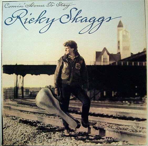 ・アーティスト Ricky Skaggs ・タイトル Comin' Home To Stay ・レーベル・型番 Epic EPC4606921 ・フォーマット LPレコード ・コンディション(盤) 良い (VG+) ・コンディション(ジャケット) 良い (VG+) ・コンディション(帯) オビなし ・特記事項 サンプル画像です。実際の商品の画像ではありません 商品写真はバーコード/カタログ番号に対応したサンプル画像ですので、お送りする商品の画像ではありません。帯やライナーなどの付属品は、特記事項に記載されている場合のみ含まれます。プロモやカラーレコードなどの仕様についても、該当する場合のみ特記事項に記載しています。 【ご購入前に必ずご確認ください】 ・本店サイト(www.recordcity.jp)とは価格、送料が違います ・本店サイト、その他支店のオーダーとは同梱発送できません ・注文確定後に別の注文を頂いた場合、注文同士の同梱は致しかねます。 ・別倉庫から発送しているため、店頭受け渡しは対応しておりません ・一部商品は他の通販サイトでも販売しているため、ご注文のタイミングによっては商品のご用意ができない場合がございます。 ・土日祝日はお休みです 金曜・祝前日9時以降のご連絡またはご入金は、返答または発送が週明け・祝日明けに順次対応となります。 ・ご購入後のキャンセル不可 ご購入後のキャンセルはいかなる理由においてもお受けできません。ご了承の上、ご購入くださいませ。 ・日本郵便(ゆうパック/ゆうメール)によるお届けになります。 ・中古品であることをご理解ください 当ストアでは中古商品を主に販売しております。中古品であることをご理解の上ご購入ください。また、一部商品はRecordCityオンラインストアで試聴可能です。 ・返品について お客様のご都合による返品は一切承っておりません。 表記の内容と実際の商品に相違がある場合、また針飛び等で返品・返金をご希望される場合は、商品の到着後1週間以内にご連絡ください。商品の返送をこちらで確認後、キャンセル・返金を行います。 コンディションVG以下の商品は返品できません。プレイに影響のない表面のこすれ傷、プレス起因のノイズ盤は返品の対象外です。 【コンディション表記】 ・ほぼ新品(M-)(Like New) 完全な新品。未使用。当店ではほぼ使用しません ・非常に良い(EX)(Excellent) 中古盤として美品な状態。わずかな経年を感じるものの傷みを感じさせない、当店基準で最高の状態 ・良い(VG+)(Very Good Plus) 丁寧に扱われた中古品で、軽い使用感がみられる。 ・可(VG)(Acceptable) 使い込まれた中古品で、「良い」よりもさらに使用感がみられる。 ・悪い(VG-)(Bad) 状態が悪いアイテム。使用の保障はなく、再生不可、針飛び、目立つノイズがあるかもしれない。状態によるクレーム不可。返品不可。 ・非常に悪い(G)(Very Bad) 「悪い」よりさらに状態が悪いアイテム。使用の保障はなく、再生不可、針飛び、目立つノイズがあるかもしれない。状態によるクレーム不可。返品不可。 ・ジャンク(Fair)(Junk/Fair) 割れている、反っている、水ダメージがある、カビ、ジャケットが分離している、ひどい書き込み、ひどい擦れなど最低の状態。使用の保障はなく、再生不可、針飛び、目立つノイズがあるかもしれない。状態によるクレーム不可。返品不可。 ・ジャンク(Poor)(Junk/Poor) 割れている、反っている、水ダメージがある、カビ、ジャケットが分離している、ひどい書き込み、ひどい擦れなど最低の状態。使用の保障はなく、再生不可、針飛び、目立つノイズがあるかもしれない。状態によるクレーム不可。返品不可。