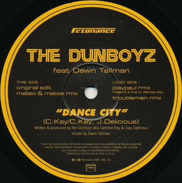 ・アーティスト Dunboyz Feat Dawn Tallman ・タイトル Dance City ・レーベル・型番 Resonance RES02 ・フォーマット 12インチレコード ・コンディション(盤) 良い (VG+) ・コンディション(ジャケット) プレインカバー（元ジャケット／カバー無し） ・コンディション(帯) オビなし ・特記事項 【盤にヘアライン】 サンプル画像です。実際の商品の画像ではありません 商品写真はバーコード/カタログ番号に対応したサンプル画像ですので、お送りする商品の画像ではありません。帯やライナーなどの付属品は、特記事項に記載されている場合のみ含まれます。プロモやカラーレコードなどの仕様についても、該当する場合のみ特記事項に記載しています。 【ご購入前に必ずご確認ください】 ・本店サイト(www.recordcity.jp)とは価格、送料が違います ・本店サイト、その他支店のオーダーとは同梱発送できません ・注文確定後に別の注文を頂いた場合、注文同士の同梱は致しかねます。 ・別倉庫から発送しているため、店頭受け渡しは対応しておりません ・一部商品は他の通販サイトでも販売しているため、ご注文のタイミングによっては商品のご用意ができない場合がございます。 ・土日祝日はお休みです 金曜・祝前日9時以降のご連絡またはご入金は、返答または発送が週明け・祝日明けに順次対応となります。 ・ご購入後のキャンセル不可 ご購入後のキャンセルはいかなる理由においてもお受けできません。ご了承の上、ご購入くださいませ。 ・日本郵便(ゆうパック/ゆうメール)によるお届けになります。 ・中古品であることをご理解ください 当ストアでは中古商品を主に販売しております。中古品であることをご理解の上ご購入ください。また、一部商品はRecordCityオンラインストアで試聴可能です。 ・返品について お客様のご都合による返品は一切承っておりません。 表記の内容と実際の商品に相違がある場合、また針飛び等で返品・返金をご希望される場合は、商品の到着後1週間以内にご連絡ください。商品の返送をこちらで確認後、キャンセル・返金を行います。 コンディションVG以下の商品は返品できません。プレイに影響のない表面のこすれ傷、プレス起因のノイズ盤は返品の対象外です。 【コンディション表記】 ・ほぼ新品(M-)(Like New) 完全な新品。未使用。当店ではほぼ使用しません ・非常に良い(EX)(Excellent) 中古盤として美品な状態。わずかな経年を感じるものの傷みを感じさせない、当店基準で最高の状態 ・良い(VG+)(Very Good Plus) 丁寧に扱われた中古品で、軽い使用感がみられる。 ・可(VG)(Acceptable) 使い込まれた中古品で、「良い」よりもさらに使用感がみられる。 ・悪い(VG-)(Bad) 状態が悪いアイテム。使用の保障はなく、再生不可、針飛び、目立つノイズがあるかもしれない。状態によるクレーム不可。返品不可。 ・非常に悪い(G)(Very Bad) 「悪い」よりさらに状態が悪いアイテム。使用の保障はなく、再生不可、針飛び、目立つノイズがあるかもしれない。状態によるクレーム不可。返品不可。 ・ジャンク(Fair)(Junk/Fair) 割れている、反っている、水ダメージがある、カビ、ジャケットが分離している、ひどい書き込み、ひどい擦れなど最低の状態。使用の保障はなく、再生不可、針飛び、目立つノイズがあるかもしれない。状態によるクレーム不可。返品不可。 ・ジャンク(Poor)(Junk/Poor) 割れている、反っている、水ダメージがある、カビ、ジャケットが分離している、ひどい書き込み、ひどい擦れなど最低の状態。使用の保障はなく、再生不可、針飛び、目立つノイズがあるかもしれない。状態によるクレーム不可。返品不可。