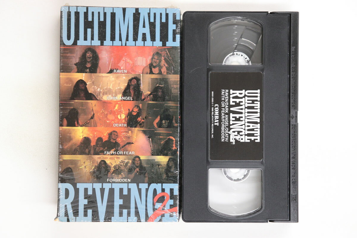 ・アーティスト Various ・タイトル Ultimate Revenge 2 ・レーベル・型番 COMBAT 8856120023 ・フォーマット VHSビデオ ・コンディション(盤) 良い (VG+) ・コンディション(ジャケット) 良い (VG+) ・コンディション(帯) オビなし ・特記事項 【シュリンク残し】 実際に発送される商品の画像です 【ご購入前に必ずご確認ください】 ・本店サイト(www.recordcity.jp)とは価格、送料が違います ・本店サイト、その他支店のオーダーとは同梱発送できません ・注文確定後に別の注文を頂いた場合、注文同士の同梱は致しかねます。 ・別倉庫から発送しているため、店頭受け渡しは対応しておりません ・一部商品は他の通販サイトでも販売しているため、ご注文のタイミングによっては商品のご用意ができない場合がございます。 ・土日祝日はお休みです 金曜・祝前日9時以降のご連絡またはご入金は、返答または発送が週明け・祝日明けに順次対応となります。 ・ご購入後のキャンセル不可 ご購入後のキャンセルはいかなる理由においてもお受けできません。ご了承の上、ご購入くださいませ。 ・日本郵便(ゆうパック/ゆうメール)によるお届けになります。 ・中古品であることをご理解ください 当ストアでは中古商品を主に販売しております。中古品であることをご理解の上ご購入ください。また、一部商品はRecordCityオンラインストアで試聴可能です。 ・返品について お客様のご都合による返品は一切承っておりません。 表記の内容と実際の商品に相違がある場合、また針飛び等で返品・返金をご希望される場合は、商品の到着後1週間以内にご連絡ください。商品の返送をこちらで確認後、キャンセル・返金を行います。 コンディションVG以下の商品は返品できません。プレイに影響のない表面のこすれ傷、プレス起因のノイズ盤は返品の対象外です。 【コンディション表記】 ・ほぼ新品(M-)(Like New) 完全な新品。未使用。当店ではほぼ使用しません ・非常に良い(EX)(Excellent) 中古盤として美品な状態。わずかな経年を感じるものの傷みを感じさせない、当店基準で最高の状態 ・良い(VG+)(Very Good Plus) 丁寧に扱われた中古品で、軽い使用感がみられる。 ・可(VG)(Acceptable) 使い込まれた中古品で、「良い」よりもさらに使用感がみられる。 ・悪い(VG-)(Bad) 状態が悪いアイテム。使用の保障はなく、再生不可、針飛び、目立つノイズがあるかもしれない。状態によるクレーム不可。返品不可。 ・非常に悪い(G)(Very Bad) 「悪い」よりさらに状態が悪いアイテム。使用の保障はなく、再生不可、針飛び、目立つノイズがあるかもしれない。状態によるクレーム不可。返品不可。 ・ジャンク(Fair)(Junk/Fair) 割れている、反っている、水ダメージがある、カビ、ジャケットが分離している、ひどい書き込み、ひどい擦れなど最低の状態。使用の保障はなく、再生不可、針飛び、目立つノイズがあるかもしれない。状態によるクレーム不可。返品不可。 ・ジャンク(Poor)(Junk/Poor) 割れている、反っている、水ダメージがある、カビ、ジャケットが分離している、ひどい書き込み、ひどい擦れなど最低の状態。使用の保障はなく、再生不可、針飛び、目立つノイズがあるかもしれない。状態によるクレーム不可。返品不可。