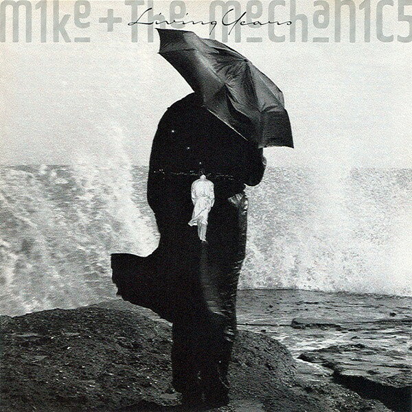 ・アーティスト Mike & The Mechanics ・タイトル Living Years ・レーベル・型番 Atlantic 7819232 ・フォーマット CD ・コンディション(盤) 非常に良い(EX) ・コンディション(ジャケット) ・コンディション(帯) オビなし ・特記事項 サンプル画像です。実際の商品の画像ではありません 商品写真はバーコード/カタログ番号に対応したサンプル画像ですので、お送りする商品の画像ではありません。帯やライナーなどの付属品は、特記事項に記載されている場合のみ含まれます。プロモやカラーレコードなどの仕様についても、該当する場合のみ特記事項に記載しています。 【ご購入前に必ずご確認ください】 ・本店サイト(www.recordcity.jp)とは価格、送料が違います ・本店サイト、その他支店のオーダーとは同梱発送できません ・注文確定後に別の注文を頂いた場合、注文同士の同梱は致しかねます。 ・別倉庫から発送しているため、店頭受け渡しは対応しておりません ・一部商品は他の通販サイトでも販売しているため、ご注文のタイミングによっては商品のご用意ができない場合がございます。 ・土日祝日はお休みです 金曜・祝前日9時以降のご連絡またはご入金は、返答または発送が週明け・祝日明けに順次対応となります。 ・ご購入後のキャンセル不可 ご購入後のキャンセルはいかなる理由においてもお受けできません。ご了承の上、ご購入くださいませ。 ・日本郵便(ゆうパック/ゆうメール)によるお届けになります。 ・中古品であることをご理解ください 当ストアでは中古商品を主に販売しております。中古品であることをご理解の上ご購入ください。また、一部商品はRecordCityオンラインストアで試聴可能です。 ・返品について お客様のご都合による返品は一切承っておりません。 表記の内容と実際の商品に相違がある場合、また針飛び等で返品・返金をご希望される場合は、商品の到着後1週間以内にご連絡ください。商品の返送をこちらで確認後、キャンセル・返金を行います。 コンディションVG以下の商品は返品できません。プレイに影響のない表面のこすれ傷、プレス起因のノイズ盤は返品の対象外です。 【コンディション表記】 ・ほぼ新品(M-)(Like New) 完全な新品。未使用。当店ではほぼ使用しません ・非常に良い(EX)(Excellent) 中古盤として美品な状態。わずかな経年を感じるものの傷みを感じさせない、当店基準で最高の状態 ・良い(VG+)(Very Good Plus) 丁寧に扱われた中古品で、軽い使用感がみられる。 ・可(VG)(Acceptable) 使い込まれた中古品で、「良い」よりもさらに使用感がみられる。 ・悪い(VG-)(Bad) 状態が悪いアイテム。使用の保障はなく、再生不可、針飛び、目立つノイズがあるかもしれない。状態によるクレーム不可。返品不可。 ・非常に悪い(G)(Very Bad) 「悪い」よりさらに状態が悪いアイテム。使用の保障はなく、再生不可、針飛び、目立つノイズがあるかもしれない。状態によるクレーム不可。返品不可。 ・ジャンク(Fair)(Junk/Fair) 割れている、反っている、水ダメージがある、カビ、ジャケットが分離している、ひどい書き込み、ひどい擦れなど最低の状態。使用の保障はなく、再生不可、針飛び、目立つノイズがあるかもしれない。状態によるクレーム不可。返品不可。 ・ジャンク(Poor)(Junk/Poor) 割れている、反っている、水ダメージがある、カビ、ジャケットが分離している、ひどい書き込み、ひどい擦れなど最低の状態。使用の保障はなく、再生不可、針飛び、目立つノイズがあるかもしれない。状態によるクレーム不可。返品不可。