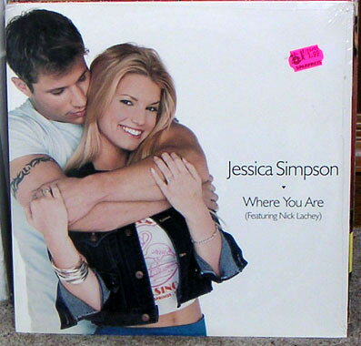 ・アーティスト Jessica Simpson ・タイトル Where You Are ・レーベル・型番 Columbia 4479391 ・フォーマット 12インチレコード ・コンディション(盤) 良い (VG+) ・コンディション(ジャケット) 良い (VG+) ・コンディション(帯) オビなし ・特記事項 【シュリンク残し】 サンプル画像です。実際の商品の画像ではありません 商品写真はバーコード/カタログ番号に対応したサンプル画像ですので、お送りする商品の画像ではありません。帯やライナーなどの付属品は、特記事項に記載されている場合のみ含まれます。プロモやカラーレコードなどの仕様についても、該当する場合のみ特記事項に記載しています。 【ご購入前に必ずご確認ください】 ・本店サイト(www.recordcity.jp)とは価格、送料が違います ・本店サイト、その他支店のオーダーとは同梱発送できません ・注文確定後に別の注文を頂いた場合、注文同士の同梱は致しかねます。 ・別倉庫から発送しているため、店頭受け渡しは対応しておりません ・一部商品は他の通販サイトでも販売しているため、ご注文のタイミングによっては商品のご用意ができない場合がございます。 ・土日祝日はお休みです 金曜・祝前日9時以降のご連絡またはご入金は、返答または発送が週明け・祝日明けに順次対応となります。 ・ご購入後のキャンセル不可 ご購入後のキャンセルはいかなる理由においてもお受けできません。ご了承の上、ご購入くださいませ。 ・日本郵便(ゆうパック/ゆうメール)によるお届けになります。 ・中古品であることをご理解ください 当ストアでは中古商品を主に販売しております。中古品であることをご理解の上ご購入ください。また、一部商品はRecordCityオンラインストアで試聴可能です。 ・返品について お客様のご都合による返品は一切承っておりません。 表記の内容と実際の商品に相違がある場合、また針飛び等で返品・返金をご希望される場合は、商品の到着後1週間以内にご連絡ください。商品の返送をこちらで確認後、キャンセル・返金を行います。 コンディションVG以下の商品は返品できません。プレイに影響のない表面のこすれ傷、プレス起因のノイズ盤は返品の対象外です。 【コンディション表記】 ・ほぼ新品(M-)(Like New) 完全な新品。未使用。当店ではほぼ使用しません ・非常に良い(EX)(Excellent) 中古盤として美品な状態。わずかな経年を感じるものの傷みを感じさせない、当店基準で最高の状態 ・良い(VG+)(Very Good Plus) 丁寧に扱われた中古品で、軽い使用感がみられる。 ・可(VG)(Acceptable) 使い込まれた中古品で、「良い」よりもさらに使用感がみられる。 ・悪い(VG-)(Bad) 状態が悪いアイテム。使用の保障はなく、再生不可、針飛び、目立つノイズがあるかもしれない。状態によるクレーム不可。返品不可。 ・非常に悪い(G)(Very Bad) 「悪い」よりさらに状態が悪いアイテム。使用の保障はなく、再生不可、針飛び、目立つノイズがあるかもしれない。状態によるクレーム不可。返品不可。 ・ジャンク(Fair)(Junk/Fair) 割れている、反っている、水ダメージがある、カビ、ジャケットが分離している、ひどい書き込み、ひどい擦れなど最低の状態。使用の保障はなく、再生不可、針飛び、目立つノイズがあるかもしれない。状態によるクレーム不可。返品不可。 ・ジャンク(Poor)(Junk/Poor) 割れている、反っている、水ダメージがある、カビ、ジャケットが分離している、ひどい書き込み、ひどい擦れなど最低の状態。使用の保障はなく、再生不可、針飛び、目立つノイズがあるかもしれない。状態によるクレーム不可。返品不可。