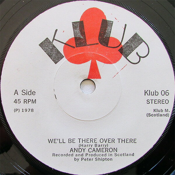 ・アーティスト Andy Cameron ・タイトル We'll Be There Over There ・レーベル・型番 KLUB KLUB06 ・フォーマット 7インチレコード ・コンディション(盤) 良い (VG+) ・コンディション(ジャケット) プレインカバー（元ジャケット／カバー無し） ・コンディション(帯) オビなし ・特記事項 【盤に浅い跡】 サンプル画像です。実際の商品の画像ではありません 商品写真はバーコード/カタログ番号に対応したサンプル画像ですので、お送りする商品の画像ではありません。帯やライナーなどの付属品は、特記事項に記載されている場合のみ含まれます。プロモやカラーレコードなどの仕様についても、該当する場合のみ特記事項に記載しています。 【ご購入前に必ずご確認ください】 ・本店サイト(www.recordcity.jp)とは価格、送料が違います ・本店サイト、その他支店のオーダーとは同梱発送できません ・注文確定後に別の注文を頂いた場合、注文同士の同梱は致しかねます。 ・別倉庫から発送しているため、店頭受け渡しは対応しておりません ・一部商品は他の通販サイトでも販売しているため、ご注文のタイミングによっては商品のご用意ができない場合がございます。 ・土日祝日はお休みです 金曜・祝前日9時以降のご連絡またはご入金は、返答または発送が週明け・祝日明けに順次対応となります。 ・ご購入後のキャンセル不可 ご購入後のキャンセルはいかなる理由においてもお受けできません。ご了承の上、ご購入くださいませ。 ・日本郵便(ゆうパック/ゆうメール)によるお届けになります。 ・中古品であることをご理解ください 当ストアでは中古商品を主に販売しております。中古品であることをご理解の上ご購入ください。また、一部商品はRecordCityオンラインストアで試聴可能です。 ・返品について お客様のご都合による返品は一切承っておりません。 表記の内容と実際の商品に相違がある場合、また針飛び等で返品・返金をご希望される場合は、商品の到着後1週間以内にご連絡ください。商品の返送をこちらで確認後、キャンセル・返金を行います。 コンディションVG以下の商品は返品できません。プレイに影響のない表面のこすれ傷、プレス起因のノイズ盤は返品の対象外です。 【コンディション表記】 ・ほぼ新品(M-)(Like New) 完全な新品。未使用。当店ではほぼ使用しません ・非常に良い(EX)(Excellent) 中古盤として美品な状態。わずかな経年を感じるものの傷みを感じさせない、当店基準で最高の状態 ・良い(VG+)(Very Good Plus) 丁寧に扱われた中古品で、軽い使用感がみられる。 ・可(VG)(Acceptable) 使い込まれた中古品で、「良い」よりもさらに使用感がみられる。 ・悪い(VG-)(Bad) 状態が悪いアイテム。使用の保障はなく、再生不可、針飛び、目立つノイズがあるかもしれない。状態によるクレーム不可。返品不可。 ・非常に悪い(G)(Very Bad) 「悪い」よりさらに状態が悪いアイテム。使用の保障はなく、再生不可、針飛び、目立つノイズがあるかもしれない。状態によるクレーム不可。返品不可。 ・ジャンク(Fair)(Junk/Fair) 割れている、反っている、水ダメージがある、カビ、ジャケットが分離している、ひどい書き込み、ひどい擦れなど最低の状態。使用の保障はなく、再生不可、針飛び、目立つノイズがあるかもしれない。状態によるクレーム不可。返品不可。 ・ジャンク(Poor)(Junk/Poor) 割れている、反っている、水ダメージがある、カビ、ジャケットが分離している、ひどい書き込み、ひどい擦れなど最低の状態。使用の保障はなく、再生不可、針飛び、目立つノイズがあるかもしれない。状態によるクレーム不可。返品不可。
