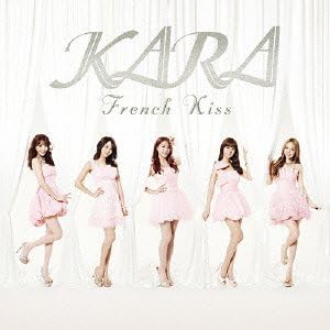 ・アーティスト KARA ・タイトル フレンチキス (初回限定盤)(CD+DVD) ・レーベル・型番 UNIVERSAL SIGMA UMCK9641 ・フォーマット CD ・コンディション(盤) ほぼ新品 (M-) ・コンディション(ジャケット) ・コンディション(帯) オビあり ・特記事項 【未開封】 【帯付き】 サンプル画像です。実際の商品の画像ではありません 商品写真はバーコード/カタログ番号に対応したサンプル画像ですので、お送りする商品の画像ではありません。帯やライナーなどの付属品は、特記事項に記載されている場合のみ含まれます。プロモやカラーレコードなどの仕様についても、該当する場合のみ特記事項に記載しています。 【ご購入前に必ずご確認ください】 ・本店サイト(www.recordcity.jp)とは価格、送料が違います ・本店サイト、その他支店のオーダーとは同梱発送できません ・注文確定後に別の注文を頂いた場合、注文同士の同梱は致しかねます。 ・別倉庫から発送しているため、店頭受け渡しは対応しておりません ・一部商品は他の通販サイトでも販売しているため、ご注文のタイミングによっては商品のご用意ができない場合がございます。 ・土日祝日はお休みです 金曜・祝前日9時以降のご連絡またはご入金は、返答または発送が週明け・祝日明けに順次対応となります。 ・ご購入後のキャンセル不可 ご購入後のキャンセルはいかなる理由においてもお受けできません。ご了承の上、ご購入くださいませ。 ・日本郵便(ゆうパック/ゆうメール)によるお届けになります。 ・中古品であることをご理解ください 当ストアでは中古商品を主に販売しております。中古品であることをご理解の上ご購入ください。また、一部商品はRecordCityオンラインストアで試聴可能です。 ・返品について お客様のご都合による返品は一切承っておりません。 表記の内容と実際の商品に相違がある場合、また針飛び等で返品・返金をご希望される場合は、商品の到着後1週間以内にご連絡ください。商品の返送をこちらで確認後、キャンセル・返金を行います。 コンディションVG以下の商品は返品できません。プレイに影響のない表面のこすれ傷、プレス起因のノイズ盤は返品の対象外です。 【コンディション表記】 ・ほぼ新品(M-)(Like New) 完全な新品。未使用。当店ではほぼ使用しません ・非常に良い(EX)(Excellent) 中古盤として美品な状態。わずかな経年を感じるものの傷みを感じさせない、当店基準で最高の状態 ・良い(VG+)(Very Good Plus) 丁寧に扱われた中古品で、軽い使用感がみられる。 ・可(VG)(Acceptable) 使い込まれた中古品で、「良い」よりもさらに使用感がみられる。 ・悪い(VG-)(Bad) 状態が悪いアイテム。使用の保障はなく、再生不可、針飛び、目立つノイズがあるかもしれない。状態によるクレーム不可。返品不可。 ・非常に悪い(G)(Very Bad) 「悪い」よりさらに状態が悪いアイテム。使用の保障はなく、再生不可、針飛び、目立つノイズがあるかもしれない。状態によるクレーム不可。返品不可。 ・ジャンク(Fair)(Junk/Fair) 割れている、反っている、水ダメージがある、カビ、ジャケットが分離している、ひどい書き込み、ひどい擦れなど最低の状態。使用の保障はなく、再生不可、針飛び、目立つノイズがあるかもしれない。状態によるクレーム不可。返品不可。 ・ジャンク(Poor)(Junk/Poor) 割れている、反っている、水ダメージがある、カビ、ジャケットが分離している、ひどい書き込み、ひどい擦れなど最低の状態。使用の保障はなく、再生不可、針飛び、目立つノイズがあるかもしれない。状態によるクレーム不可。返品不可。
