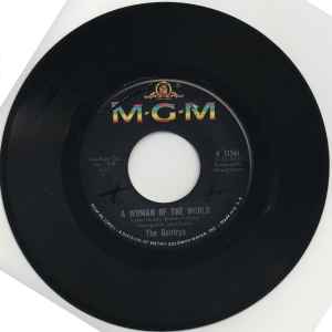 ・アーティスト Gentrys ・タイトル A Woman Of The World ・レーベル MGM Records K13561 ・フォーマット【レコード/CDのお間違いにご注意ください】 7" ・コンディション(盤) 良い (VG+) ・コンディション(ジャケット) プレインカバー（元ジャケット／カバー無し） ・コンディション(帯) オビなし ・特記事項 【レーベルにカットアウト穴】 サンプル画像です。実際の商品の画像ではありません 商品写真はバーコード/カタログ番号に対応したサンプル画像ですので、お送りする商品の画像ではありません。帯やライナーなどの付属品は、特記事項に記載されている場合のみ含まれます。プロモやカラーレコードなどの仕様についても、該当する場合のみ特記事項に記載しています。 【ご購入前に必ずご確認ください】 ・本店サイト(www.recordcity.jp)とは価格、送料が違います ・本店サイト、その他支店のオーダーとは同梱発送できません ・別倉庫から発送しているため、店頭受け渡しは対応しておりません ・一部商品は他の通販サイトでも販売しているため、ご注文のタイミングによっては商品のご用意ができない場合がございます。 ・土日祝日はお休みです 金曜・祝前日9時以降のご連絡またはご入金は、返答または発送が週明け・祝日明けに順次対応となります。 ・ご購入後のキャンセル不可 ご購入後のキャンセルはいかなる理由においてもお受けできません。ご了承の上、ご購入くださいませ。 ・日本郵便(ゆうパック/ゆうメール)によるお届けになります。 ・中古品であることをご理解ください 当ストアではお客様よりお譲りいただいた中古商品を販売しております。中古品であることをご理解の上ご購入ください。また、一部商品はRecordCityウェブショップで試聴可能です。 ・返品について お客様のご都合による商品のご返品は一切承っておりません。 表記の内容と実際の商品に相違がある場合、また針飛び等で返品・返金をご希望される場合は、商品の到着後1週間以内にご連絡ください。商品の返送をこちらで確認後、返金を行います。 コンディションVG以下の商品は返品できません。プレイに影響のない表面のこすれ傷、プレス起因のノイズ盤は返品の対象外です。 【コンディション表記】 ・ほぼ新品(M-)(Like New) 完全な新品。未使用。当店ではほぼ使用しません ・非常に良い(EX)(Excellent) 中古盤として美品な状態。わずかな経年を感じるものの傷みを感じさせない、当店基準で最高の状態 ・良い(VG+)(Very Good Plus) 丁寧に扱われた中古品で、軽い使用感がみられる。 ・可(VG)(Acceptable) 使い込まれた中古品で、「良い」よりもさらに使用感がみられる。 ・悪い(VG-)(Bad) 状態が悪いアイテム。使用の保障はなく、再生不可、針飛び、目立つノイズがあるかもしれない。状態によるクレーム不可。返品不可。 ・非常に悪い(G)(Very Bad) 「悪い」よりさらに状態が悪いアイテム。使用の保障はなく、再生不可、針飛び、目立つノイズがあるかもしれない。状態によるクレーム不可。返品不可。 ・ジャンク(Fair)(Junk/Fair) 割れている、反っている、水ダメージがある、カビ、ジャケットが分離している、ひどい書き込み、ひどい擦れなど最低の状態。使用の保障はなく、再生不可、針飛び、目立つノイズがあるかもしれない。状態によるクレーム不可。返品不可。 ・ジャンク(Poor)(Junk/Poor) 割れている、反っている、水ダメージがある、カビ、ジャケットが分離している、ひどい書き込み、ひどい擦れなど最低の状態。使用の保障はなく、再生不可、針飛び、目立つノイズがあるかもしれない。状態によるクレーム不可。返品不可。