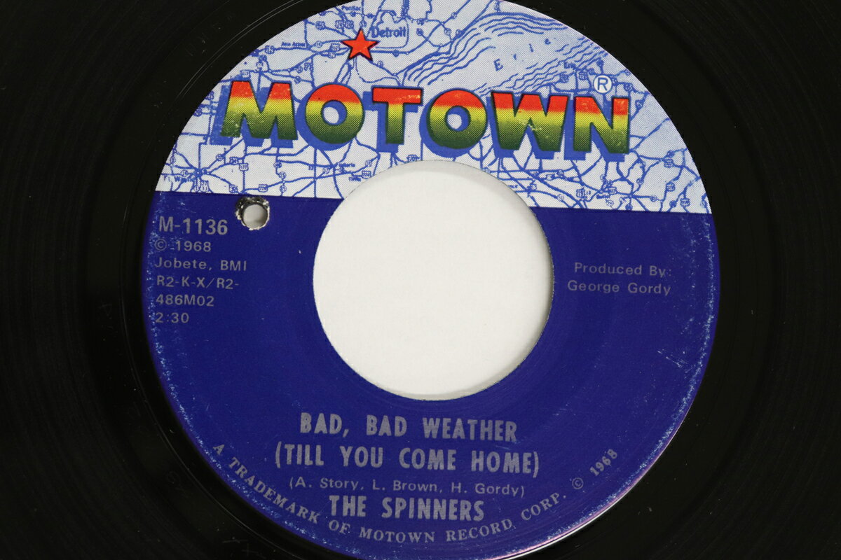 ・アーティスト Spinners ・タイトル Bad, Bad Weather (Till You Come Home) / I Just Can't Help But Feel The Pain ・レーベル・型番 MOTOWN M1136 ・フォーマット 7インチレコード ・コンディション(盤) 良い (VG+) ・コンディション(ジャケット) ・コンディション(帯) オビなし ・特記事項 【レーベルにカットアウト穴】【SLD】 実際に発送される商品の画像です 【ご購入前に必ずご確認ください】 ・本店サイト(www.recordcity.jp)とは価格、送料が違います ・本店サイト、その他支店のオーダーとは同梱発送できません ・注文確定後に別の注文を頂いた場合、注文同士の同梱は致しかねます。 ・別倉庫から発送しているため、店頭受け渡しは対応しておりません ・一部商品は他の通販サイトでも販売しているため、ご注文のタイミングによっては商品のご用意ができない場合がございます。 ・土日祝日はお休みです 金曜・祝前日9時以降のご連絡またはご入金は、返答または発送が週明け・祝日明けに順次対応となります。 ・ご購入後のキャンセル不可 ご購入後のキャンセルはいかなる理由においてもお受けできません。ご了承の上、ご購入くださいませ。 ・日本郵便(ゆうパック/ゆうメール)によるお届けになります。 ・中古品であることをご理解ください 当ストアでは中古商品を主に販売しております。中古品であることをご理解の上ご購入ください。また、一部商品はRecordCityオンラインストアで試聴可能です。 ・返品について お客様のご都合による返品は一切承っておりません。 表記の内容と実際の商品に相違がある場合、また針飛び等で返品・返金をご希望される場合は、商品の到着後1週間以内にご連絡ください。商品の返送をこちらで確認後、キャンセル・返金を行います。 コンディションVG以下の商品は返品できません。プレイに影響のない表面のこすれ傷、プレス起因のノイズ盤は返品の対象外です。 【コンディション表記】 ・ほぼ新品(M-)(Like New) 完全な新品。未使用。当店ではほぼ使用しません ・非常に良い(EX)(Excellent) 中古盤として美品な状態。わずかな経年を感じるものの傷みを感じさせない、当店基準で最高の状態 ・良い(VG+)(Very Good Plus) 丁寧に扱われた中古品で、軽い使用感がみられる。 ・可(VG)(Acceptable) 使い込まれた中古品で、「良い」よりもさらに使用感がみられる。 ・悪い(VG-)(Bad) 状態が悪いアイテム。使用の保障はなく、再生不可、針飛び、目立つノイズがあるかもしれない。状態によるクレーム不可。返品不可。 ・非常に悪い(G)(Very Bad) 「悪い」よりさらに状態が悪いアイテム。使用の保障はなく、再生不可、針飛び、目立つノイズがあるかもしれない。状態によるクレーム不可。返品不可。 ・ジャンク(Fair)(Junk/Fair) 割れている、反っている、水ダメージがある、カビ、ジャケットが分離している、ひどい書き込み、ひどい擦れなど最低の状態。使用の保障はなく、再生不可、針飛び、目立つノイズがあるかもしれない。状態によるクレーム不可。返品不可。 ・ジャンク(Poor)(Junk/Poor) 割れている、反っている、水ダメージがある、カビ、ジャケットが分離している、ひどい書き込み、ひどい擦れなど最低の状態。使用の保障はなく、再生不可、針飛び、目立つノイズがあるかもしれない。状態によるクレーム不可。返品不可。