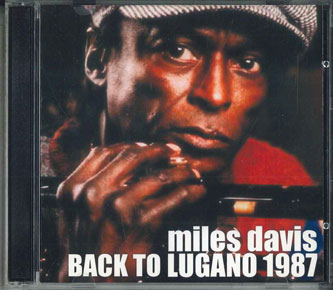・アーティスト Miles Davis ・タイトル Back To Lugano 1987 ・レーベル・型番 NOT ON LABEL NONE ・フォーマット CD ・コンディション(盤) 良い (VG+) ・コンディション(ジャケット) 良い (VG+) ・コンディション(帯) オビなし ・特記事項 【ケース擦れ】【盤汚れ】 サンプル画像です。実際の商品の画像ではありません 商品写真はバーコード/カタログ番号に対応したサンプル画像ですので、お送りする商品の画像ではありません。帯やライナーなどの付属品は、特記事項に記載されている場合のみ含まれます。プロモやカラーレコードなどの仕様についても、該当する場合のみ特記事項に記載しています。 【ご購入前に必ずご確認ください】 ・本店サイト(www.recordcity.jp)とは価格、送料が違います ・本店サイト、その他支店のオーダーとは同梱発送できません ・注文確定後に別の注文を頂いた場合、注文同士の同梱は致しかねます。 ・別倉庫から発送しているため、店頭受け渡しは対応しておりません ・一部商品は他の通販サイトでも販売しているため、ご注文のタイミングによっては商品のご用意ができない場合がございます。 ・土日祝日はお休みです 金曜・祝前日9時以降のご連絡またはご入金は、返答または発送が週明け・祝日明けに順次対応となります。 ・ご購入後のキャンセル不可 ご購入後のキャンセルはいかなる理由においてもお受けできません。ご了承の上、ご購入くださいませ。 ・日本郵便(ゆうパック/ゆうメール)によるお届けになります。 ・中古品であることをご理解ください 当ストアでは中古商品を主に販売しております。中古品であることをご理解の上ご購入ください。また、一部商品はRecordCityオンラインストアで試聴可能です。 ・返品について お客様のご都合による返品は一切承っておりません。 表記の内容と実際の商品に相違がある場合、また針飛び等で返品・返金をご希望される場合は、商品の到着後1週間以内にご連絡ください。商品の返送をこちらで確認後、キャンセル・返金を行います。 コンディションVG以下の商品は返品できません。プレイに影響のない表面のこすれ傷、プレス起因のノイズ盤は返品の対象外です。 【コンディション表記】 ・ほぼ新品(M-)(Like New) 完全な新品。未使用。当店ではほぼ使用しません ・非常に良い(EX)(Excellent) 中古盤として美品な状態。わずかな経年を感じるものの傷みを感じさせない、当店基準で最高の状態 ・良い(VG+)(Very Good Plus) 丁寧に扱われた中古品で、軽い使用感がみられる。 ・可(VG)(Acceptable) 使い込まれた中古品で、「良い」よりもさらに使用感がみられる。 ・悪い(VG-)(Bad) 状態が悪いアイテム。使用の保障はなく、再生不可、針飛び、目立つノイズがあるかもしれない。状態によるクレーム不可。返品不可。 ・非常に悪い(G)(Very Bad) 「悪い」よりさらに状態が悪いアイテム。使用の保障はなく、再生不可、針飛び、目立つノイズがあるかもしれない。状態によるクレーム不可。返品不可。 ・ジャンク(Fair)(Junk/Fair) 割れている、反っている、水ダメージがある、カビ、ジャケットが分離している、ひどい書き込み、ひどい擦れなど最低の状態。使用の保障はなく、再生不可、針飛び、目立つノイズがあるかもしれない。状態によるクレーム不可。返品不可。 ・ジャンク(Poor)(Junk/Poor) 割れている、反っている、水ダメージがある、カビ、ジャケットが分離している、ひどい書き込み、ひどい擦れなど最低の状態。使用の保障はなく、再生不可、針飛び、目立つノイズがあるかもしれない。状態によるクレーム不可。返品不可。
