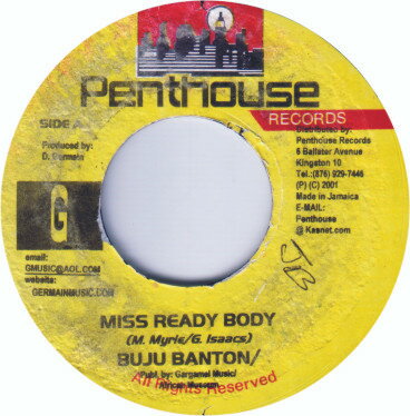 ・アーティスト Buju Banton ・タイトル Miss Ready Body ・レーベル・型番 Penthouse Records NONE ・フォーマット 7インチレコード ・コンディション(盤) 良い (VG+) ・コンディション(ジャケット) ・コンディション(帯) オビなし ・特記事項 【Gregory I. Mr. Brown】 サンプル画像です。実際の商品の画像ではありません 商品写真はバーコード/カタログ番号に対応したサンプル画像ですので、お送りする商品の画像ではありません。帯やライナーなどの付属品は、特記事項に記載されている場合のみ含まれます。プロモやカラーレコードなどの仕様についても、該当する場合のみ特記事項に記載しています。 【ご購入前に必ずご確認ください】 ・本店サイト(www.recordcity.jp)とは価格、送料が違います ・本店サイト、その他支店のオーダーとは同梱発送できません ・注文確定後に別の注文を頂いた場合、注文同士の同梱は致しかねます。 ・別倉庫から発送しているため、店頭受け渡しは対応しておりません ・一部商品は他の通販サイトでも販売しているため、ご注文のタイミングによっては商品のご用意ができない場合がございます。 ・土日祝日はお休みです 金曜・祝前日9時以降のご連絡またはご入金は、返答または発送が週明け・祝日明けに順次対応となります。 ・ご購入後のキャンセル不可 ご購入後のキャンセルはいかなる理由においてもお受けできません。ご了承の上、ご購入くださいませ。 ・日本郵便(ゆうパック/ゆうメール)によるお届けになります。 ・中古品であることをご理解ください 当ストアでは中古商品を主に販売しております。中古品であることをご理解の上ご購入ください。また、一部商品はRecordCityオンラインストアで試聴可能です。 ・返品について お客様のご都合による返品は一切承っておりません。 表記の内容と実際の商品に相違がある場合、また針飛び等で返品・返金をご希望される場合は、商品の到着後1週間以内にご連絡ください。商品の返送をこちらで確認後、キャンセル・返金を行います。 コンディションVG以下の商品は返品できません。プレイに影響のない表面のこすれ傷、プレス起因のノイズ盤は返品の対象外です。 【コンディション表記】 ・ほぼ新品(M-)(Like New) 完全な新品。未使用。当店ではほぼ使用しません ・非常に良い(EX)(Excellent) 中古盤として美品な状態。わずかな経年を感じるものの傷みを感じさせない、当店基準で最高の状態 ・良い(VG+)(Very Good Plus) 丁寧に扱われた中古品で、軽い使用感がみられる。 ・可(VG)(Acceptable) 使い込まれた中古品で、「良い」よりもさらに使用感がみられる。 ・悪い(VG-)(Bad) 状態が悪いアイテム。使用の保障はなく、再生不可、針飛び、目立つノイズがあるかもしれない。状態によるクレーム不可。返品不可。 ・非常に悪い(G)(Very Bad) 「悪い」よりさらに状態が悪いアイテム。使用の保障はなく、再生不可、針飛び、目立つノイズがあるかもしれない。状態によるクレーム不可。返品不可。 ・ジャンク(Fair)(Junk/Fair) 割れている、反っている、水ダメージがある、カビ、ジャケットが分離している、ひどい書き込み、ひどい擦れなど最低の状態。使用の保障はなく、再生不可、針飛び、目立つノイズがあるかもしれない。状態によるクレーム不可。返品不可。 ・ジャンク(Poor)(Junk/Poor) 割れている、反っている、水ダメージがある、カビ、ジャケットが分離している、ひどい書き込み、ひどい擦れなど最低の状態。使用の保障はなく、再生不可、針飛び、目立つノイズがあるかもしれない。状態によるクレーム不可。返品不可。