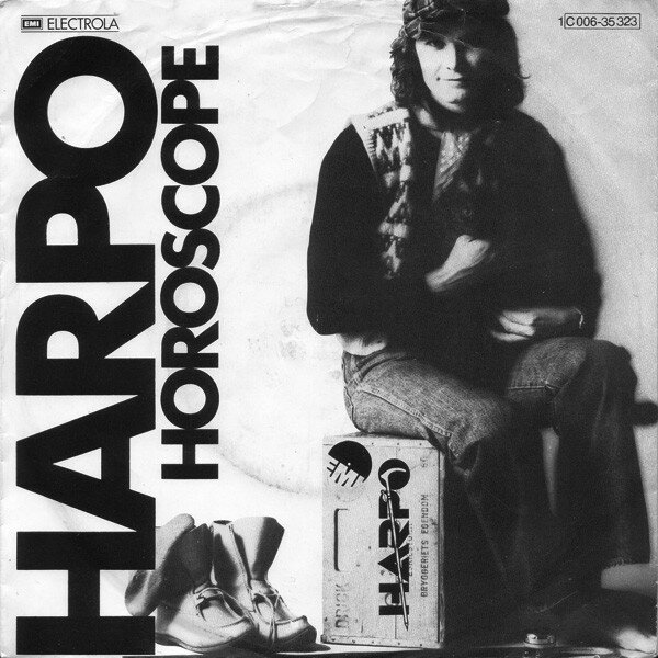 ・アーティスト Harpo ・タイトル Horoscope ・レーベル・型番 EMI 1C00635323 ・フォーマット 7インチレコード ・コンディション(盤) 良い (VG+) ・コンディション(ジャケット) 良い (VG+) ・コンディション(帯) オビなし ・特記事項 サンプル画像です。実際の商品の画像ではありません 商品写真はバーコード/カタログ番号に対応したサンプル画像ですので、お送りする商品の画像ではありません。帯やライナーなどの付属品は、特記事項に記載されている場合のみ含まれます。プロモやカラーレコードなどの仕様についても、該当する場合のみ特記事項に記載しています。 【ご購入前に必ずご確認ください】 ・本店サイト(www.recordcity.jp)とは価格、送料が違います ・本店サイト、その他支店のオーダーとは同梱発送できません ・注文確定後に別の注文を頂いた場合、注文同士の同梱は致しかねます。 ・別倉庫から発送しているため、店頭受け渡しは対応しておりません ・一部商品は他の通販サイトでも販売しているため、ご注文のタイミングによっては商品のご用意ができない場合がございます。 ・土日祝日はお休みです 金曜・祝前日9時以降のご連絡またはご入金は、返答または発送が週明け・祝日明けに順次対応となります。 ・ご購入後のキャンセル不可 ご購入後のキャンセルはいかなる理由においてもお受けできません。ご了承の上、ご購入くださいませ。 ・日本郵便(ゆうパック/ゆうメール)によるお届けになります。 ・中古品であることをご理解ください 当ストアでは中古商品を主に販売しております。中古品であることをご理解の上ご購入ください。また、一部商品はRecordCityオンラインストアで試聴可能です。 ・返品について お客様のご都合による返品は一切承っておりません。 表記の内容と実際の商品に相違がある場合、また針飛び等で返品・返金をご希望される場合は、商品の到着後1週間以内にご連絡ください。商品の返送をこちらで確認後、キャンセル・返金を行います。 コンディションVG以下の商品は返品できません。プレイに影響のない表面のこすれ傷、プレス起因のノイズ盤は返品の対象外です。 【コンディション表記】 ・ほぼ新品(M-)(Like New) 完全な新品。未使用。当店ではほぼ使用しません ・非常に良い(EX)(Excellent) 中古盤として美品な状態。わずかな経年を感じるものの傷みを感じさせない、当店基準で最高の状態 ・良い(VG+)(Very Good Plus) 丁寧に扱われた中古品で、軽い使用感がみられる。 ・可(VG)(Acceptable) 使い込まれた中古品で、「良い」よりもさらに使用感がみられる。 ・悪い(VG-)(Bad) 状態が悪いアイテム。使用の保障はなく、再生不可、針飛び、目立つノイズがあるかもしれない。状態によるクレーム不可。返品不可。 ・非常に悪い(G)(Very Bad) 「悪い」よりさらに状態が悪いアイテム。使用の保障はなく、再生不可、針飛び、目立つノイズがあるかもしれない。状態によるクレーム不可。返品不可。 ・ジャンク(Fair)(Junk/Fair) 割れている、反っている、水ダメージがある、カビ、ジャケットが分離している、ひどい書き込み、ひどい擦れなど最低の状態。使用の保障はなく、再生不可、針飛び、目立つノイズがあるかもしれない。状態によるクレーム不可。返品不可。 ・ジャンク(Poor)(Junk/Poor) 割れている、反っている、水ダメージがある、カビ、ジャケットが分離している、ひどい書き込み、ひどい擦れなど最低の状態。使用の保障はなく、再生不可、針飛び、目立つノイズがあるかもしれない。状態によるクレーム不可。返品不可。