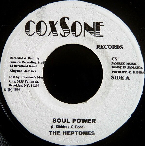 ・アーティスト Heptones ・タイトル Soul Power / Ain't Nobody Else ・レーベル・型番 Coxsone Records NONE ・フォーマット 7インチレコード ・コンディション(盤) 良い (VG+) ・コンディション(ジャケット) プレインカバー（元ジャケット／カバー無し） ・コンディション(帯) オビなし ・特記事項 サンプル画像です。実際の商品の画像ではありません 商品写真はバーコード/カタログ番号に対応したサンプル画像ですので、お送りする商品の画像ではありません。帯やライナーなどの付属品は、特記事項に記載されている場合のみ含まれます。プロモやカラーレコードなどの仕様についても、該当する場合のみ特記事項に記載しています。 【ご購入前に必ずご確認ください】 ・本店サイト(www.recordcity.jp)とは価格、送料が違います ・本店サイト、その他支店のオーダーとは同梱発送できません ・注文確定後に別の注文を頂いた場合、注文同士の同梱は致しかねます。 ・別倉庫から発送しているため、店頭受け渡しは対応しておりません ・一部商品は他の通販サイトでも販売しているため、ご注文のタイミングによっては商品のご用意ができない場合がございます。 ・土日祝日はお休みです 金曜・祝前日9時以降のご連絡またはご入金は、返答または発送が週明け・祝日明けに順次対応となります。 ・ご購入後のキャンセル不可 ご購入後のキャンセルはいかなる理由においてもお受けできません。ご了承の上、ご購入くださいませ。 ・日本郵便(ゆうパック/ゆうメール)によるお届けになります。 ・中古品であることをご理解ください 当ストアでは中古商品を主に販売しております。中古品であることをご理解の上ご購入ください。また、一部商品はRecordCityオンラインストアで試聴可能です。 ・返品について お客様のご都合による返品は一切承っておりません。 表記の内容と実際の商品に相違がある場合、また針飛び等で返品・返金をご希望される場合は、商品の到着後1週間以内にご連絡ください。商品の返送をこちらで確認後、キャンセル・返金を行います。 コンディションVG以下の商品は返品できません。プレイに影響のない表面のこすれ傷、プレス起因のノイズ盤は返品の対象外です。 【コンディション表記】 ・ほぼ新品(M-)(Like New) 完全な新品。未使用。当店ではほぼ使用しません ・非常に良い(EX)(Excellent) 中古盤として美品な状態。わずかな経年を感じるものの傷みを感じさせない、当店基準で最高の状態 ・良い(VG+)(Very Good Plus) 丁寧に扱われた中古品で、軽い使用感がみられる。 ・可(VG)(Acceptable) 使い込まれた中古品で、「良い」よりもさらに使用感がみられる。 ・悪い(VG-)(Bad) 状態が悪いアイテム。使用の保障はなく、再生不可、針飛び、目立つノイズがあるかもしれない。状態によるクレーム不可。返品不可。 ・非常に悪い(G)(Very Bad) 「悪い」よりさらに状態が悪いアイテム。使用の保障はなく、再生不可、針飛び、目立つノイズがあるかもしれない。状態によるクレーム不可。返品不可。 ・ジャンク(Fair)(Junk/Fair) 割れている、反っている、水ダメージがある、カビ、ジャケットが分離している、ひどい書き込み、ひどい擦れなど最低の状態。使用の保障はなく、再生不可、針飛び、目立つノイズがあるかもしれない。状態によるクレーム不可。返品不可。 ・ジャンク(Poor)(Junk/Poor) 割れている、反っている、水ダメージがある、カビ、ジャケットが分離している、ひどい書き込み、ひどい擦れなど最低の状態。使用の保障はなく、再生不可、針飛び、目立つノイズがあるかもしれない。状態によるクレーム不可。返品不可。