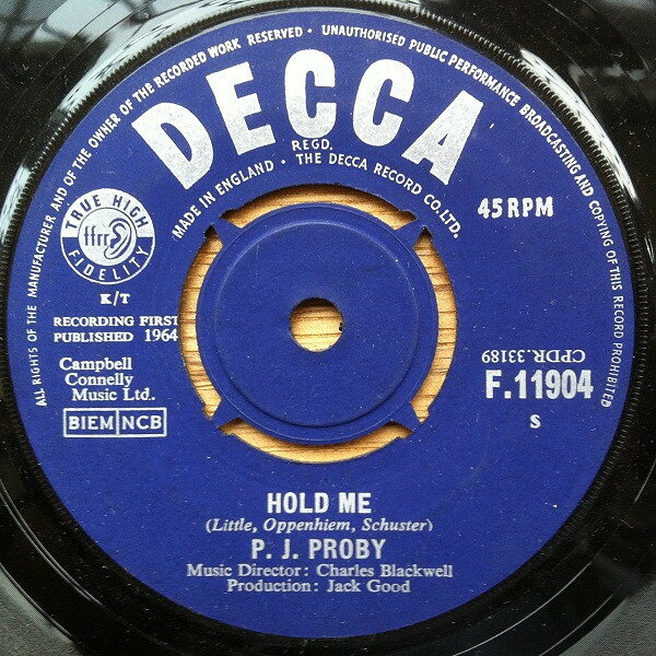 ・アーティスト P.j. Proby ・タイトル Hold Me ・レーベル・型番 DECCA F11904 ・フォーマット 7インチレコード ・コンディション(盤) 良い (VG+) ・コンディション(ジャケット) プレインカバー（元ジャケット／カバー無し） ・コンディション(帯) オビなし ・特記事項 【盤に薄い跡】【レーベルに書き込み】 サンプル画像です。実際の商品の画像ではありません 商品写真はバーコード/カタログ番号に対応したサンプル画像ですので、お送りする商品の画像ではありません。帯やライナーなどの付属品は、特記事項に記載されている場合のみ含まれます。プロモやカラーレコードなどの仕様についても、該当する場合のみ特記事項に記載しています。 【ご購入前に必ずご確認ください】 ・本店サイト(www.recordcity.jp)とは価格、送料が違います ・本店サイト、その他支店のオーダーとは同梱発送できません ・注文確定後に別の注文を頂いた場合、注文同士の同梱は致しかねます。 ・別倉庫から発送しているため、店頭受け渡しは対応しておりません ・一部商品は他の通販サイトでも販売しているため、ご注文のタイミングによっては商品のご用意ができない場合がございます。 ・土日祝日はお休みです 金曜・祝前日9時以降のご連絡またはご入金は、返答または発送が週明け・祝日明けに順次対応となります。 ・ご購入後のキャンセル不可 ご購入後のキャンセルはいかなる理由においてもお受けできません。ご了承の上、ご購入くださいませ。 ・日本郵便(ゆうパック/ゆうメール)によるお届けになります。 ・中古品であることをご理解ください 当ストアでは中古商品を主に販売しております。中古品であることをご理解の上ご購入ください。また、一部商品はRecordCityオンラインストアで試聴可能です。 ・返品について お客様のご都合による返品は一切承っておりません。 表記の内容と実際の商品に相違がある場合、また針飛び等で返品・返金をご希望される場合は、商品の到着後1週間以内にご連絡ください。商品の返送をこちらで確認後、キャンセル・返金を行います。 コンディションVG以下の商品は返品できません。プレイに影響のない表面のこすれ傷、プレス起因のノイズ盤は返品の対象外です。 【コンディション表記】 ・ほぼ新品(M-)(Like New) 完全な新品。未使用。当店ではほぼ使用しません ・非常に良い(EX)(Excellent) 中古盤として美品な状態。わずかな経年を感じるものの傷みを感じさせない、当店基準で最高の状態 ・良い(VG+)(Very Good Plus) 丁寧に扱われた中古品で、軽い使用感がみられる。 ・可(VG)(Acceptable) 使い込まれた中古品で、「良い」よりもさらに使用感がみられる。 ・悪い(VG-)(Bad) 状態が悪いアイテム。使用の保障はなく、再生不可、針飛び、目立つノイズがあるかもしれない。状態によるクレーム不可。返品不可。 ・非常に悪い(G)(Very Bad) 「悪い」よりさらに状態が悪いアイテム。使用の保障はなく、再生不可、針飛び、目立つノイズがあるかもしれない。状態によるクレーム不可。返品不可。 ・ジャンク(Fair)(Junk/Fair) 割れている、反っている、水ダメージがある、カビ、ジャケットが分離している、ひどい書き込み、ひどい擦れなど最低の状態。使用の保障はなく、再生不可、針飛び、目立つノイズがあるかもしれない。状態によるクレーム不可。返品不可。 ・ジャンク(Poor)(Junk/Poor) 割れている、反っている、水ダメージがある、カビ、ジャケットが分離している、ひどい書き込み、ひどい擦れなど最低の状態。使用の保障はなく、再生不可、針飛び、目立つノイズがあるかもしれない。状態によるクレーム不可。返品不可。