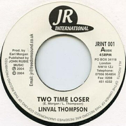・アーティスト Linval Thompson ・タイトル Two Time Loser ・レーベル・型番 JR International JRINT001 ・フォーマット 7インチレコード ・コンディション(盤) 良い (VG+) ・コンディション(ジャケット) ・コンディション(帯) オビなし ・特記事項 【SEW】 サンプル画像です。実際の商品の画像ではありません 商品写真はバーコード/カタログ番号に対応したサンプル画像ですので、お送りする商品の画像ではありません。帯やライナーなどの付属品は、特記事項に記載されている場合のみ含まれます。プロモやカラーレコードなどの仕様についても、該当する場合のみ特記事項に記載しています。 【ご購入前に必ずご確認ください】 ・本店サイト(www.recordcity.jp)とは価格、送料が違います ・本店サイト、その他支店のオーダーとは同梱発送できません ・注文確定後に別の注文を頂いた場合、注文同士の同梱は致しかねます。 ・別倉庫から発送しているため、店頭受け渡しは対応しておりません ・一部商品は他の通販サイトでも販売しているため、ご注文のタイミングによっては商品のご用意ができない場合がございます。 ・土日祝日はお休みです 金曜・祝前日9時以降のご連絡またはご入金は、返答または発送が週明け・祝日明けに順次対応となります。 ・ご購入後のキャンセル不可 ご購入後のキャンセルはいかなる理由においてもお受けできません。ご了承の上、ご購入くださいませ。 ・日本郵便(ゆうパック/ゆうメール)によるお届けになります。 ・中古品であることをご理解ください 当ストアでは中古商品を主に販売しております。中古品であることをご理解の上ご購入ください。また、一部商品はRecordCityオンラインストアで試聴可能です。 ・返品について お客様のご都合による返品は一切承っておりません。 表記の内容と実際の商品に相違がある場合、また針飛び等で返品・返金をご希望される場合は、商品の到着後1週間以内にご連絡ください。商品の返送をこちらで確認後、キャンセル・返金を行います。 コンディションVG以下の商品は返品できません。プレイに影響のない表面のこすれ傷、プレス起因のノイズ盤は返品の対象外です。 【コンディション表記】 ・ほぼ新品(M-)(Like New) 完全な新品。未使用。当店ではほぼ使用しません ・非常に良い(EX)(Excellent) 中古盤として美品な状態。わずかな経年を感じるものの傷みを感じさせない、当店基準で最高の状態 ・良い(VG+)(Very Good Plus) 丁寧に扱われた中古品で、軽い使用感がみられる。 ・可(VG)(Acceptable) 使い込まれた中古品で、「良い」よりもさらに使用感がみられる。 ・悪い(VG-)(Bad) 状態が悪いアイテム。使用の保障はなく、再生不可、針飛び、目立つノイズがあるかもしれない。状態によるクレーム不可。返品不可。 ・非常に悪い(G)(Very Bad) 「悪い」よりさらに状態が悪いアイテム。使用の保障はなく、再生不可、針飛び、目立つノイズがあるかもしれない。状態によるクレーム不可。返品不可。 ・ジャンク(Fair)(Junk/Fair) 割れている、反っている、水ダメージがある、カビ、ジャケットが分離している、ひどい書き込み、ひどい擦れなど最低の状態。使用の保障はなく、再生不可、針飛び、目立つノイズがあるかもしれない。状態によるクレーム不可。返品不可。 ・ジャンク(Poor)(Junk/Poor) 割れている、反っている、水ダメージがある、カビ、ジャケットが分離している、ひどい書き込み、ひどい擦れなど最低の状態。使用の保障はなく、再生不可、針飛び、目立つノイズがあるかもしれない。状態によるクレーム不可。返品不可。