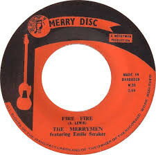 ・アーティスト Merrymen ・タイトル Fire Fire / Mas Mas Mas ・レーベル・型番 Merry Disc M26 ・フォーマット 7インチレコード ・コンディション(盤) 良い (VG+) ・コンディション(ジャケット) ・コンディション(帯) オビなし ・特記事項 【盤に目立った跡】【盤に小さいキズ】【盤にヘアライン】 サンプル画像です。実際の商品の画像ではありません 商品写真はバーコード/カタログ番号に対応したサンプル画像ですので、お送りする商品の画像ではありません。帯やライナーなどの付属品は、特記事項に記載されている場合のみ含まれます。プロモやカラーレコードなどの仕様についても、該当する場合のみ特記事項に記載しています。 【ご購入前に必ずご確認ください】 ・本店サイト(www.recordcity.jp)とは価格、送料が違います ・本店サイト、その他支店のオーダーとは同梱発送できません ・注文確定後に別の注文を頂いた場合、注文同士の同梱は致しかねます。 ・別倉庫から発送しているため、店頭受け渡しは対応しておりません ・一部商品は他の通販サイトでも販売しているため、ご注文のタイミングによっては商品のご用意ができない場合がございます。 ・土日祝日はお休みです 金曜・祝前日9時以降のご連絡またはご入金は、返答または発送が週明け・祝日明けに順次対応となります。 ・ご購入後のキャンセル不可 ご購入後のキャンセルはいかなる理由においてもお受けできません。ご了承の上、ご購入くださいませ。 ・日本郵便(ゆうパック/ゆうメール)によるお届けになります。 ・中古品であることをご理解ください 当ストアでは中古商品を主に販売しております。中古品であることをご理解の上ご購入ください。また、一部商品はRecordCityオンラインストアで試聴可能です。 ・返品について お客様のご都合による返品は一切承っておりません。 表記の内容と実際の商品に相違がある場合、また針飛び等で返品・返金をご希望される場合は、商品の到着後1週間以内にご連絡ください。商品の返送をこちらで確認後、キャンセル・返金を行います。 コンディションVG以下の商品は返品できません。プレイに影響のない表面のこすれ傷、プレス起因のノイズ盤は返品の対象外です。 【コンディション表記】 ・ほぼ新品(M-)(Like New) 完全な新品。未使用。当店ではほぼ使用しません ・非常に良い(EX)(Excellent) 中古盤として美品な状態。わずかな経年を感じるものの傷みを感じさせない、当店基準で最高の状態 ・良い(VG+)(Very Good Plus) 丁寧に扱われた中古品で、軽い使用感がみられる。 ・可(VG)(Acceptable) 使い込まれた中古品で、「良い」よりもさらに使用感がみられる。 ・悪い(VG-)(Bad) 状態が悪いアイテム。使用の保障はなく、再生不可、針飛び、目立つノイズがあるかもしれない。状態によるクレーム不可。返品不可。 ・非常に悪い(G)(Very Bad) 「悪い」よりさらに状態が悪いアイテム。使用の保障はなく、再生不可、針飛び、目立つノイズがあるかもしれない。状態によるクレーム不可。返品不可。 ・ジャンク(Fair)(Junk/Fair) 割れている、反っている、水ダメージがある、カビ、ジャケットが分離している、ひどい書き込み、ひどい擦れなど最低の状態。使用の保障はなく、再生不可、針飛び、目立つノイズがあるかもしれない。状態によるクレーム不可。返品不可。 ・ジャンク(Poor)(Junk/Poor) 割れている、反っている、水ダメージがある、カビ、ジャケットが分離している、ひどい書き込み、ひどい擦れなど最低の状態。使用の保障はなく、再生不可、針飛び、目立つノイズがあるかもしれない。状態によるクレーム不可。返品不可。