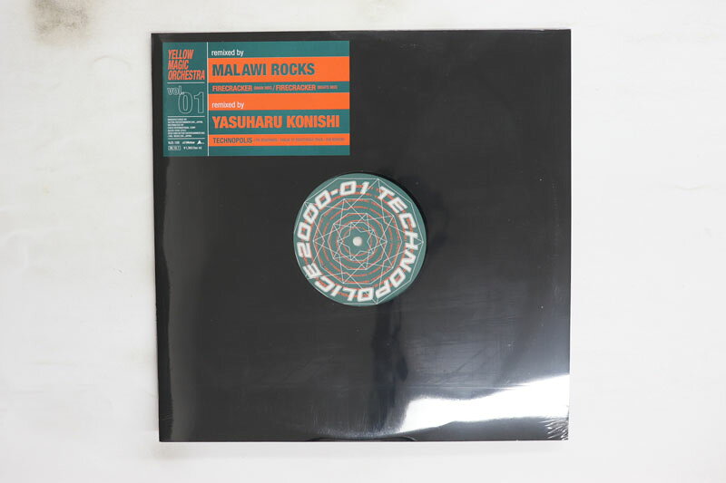 ・アーティスト Yellow Magic Orchestra ・タイトル YMO Remixes Vol 01 ・レーベル・型番 VICTOR NJS108PROMO ・フォーマット 12インチレコード ・コンディション(盤) ほぼ新品 (M-) ・コンディション(ジャケット) ほぼ新品 (M-) ・コンディション(帯) オビなし ・特記事項 【プロモ盤】 【未開封】 【プロモシール】 実際に発送される商品の画像です 【ご購入前に必ずご確認ください】 ・本店サイト(www.recordcity.jp)とは価格、送料が違います ・本店サイト、その他支店のオーダーとは同梱発送できません ・注文確定後に別の注文を頂いた場合、注文同士の同梱は致しかねます。 ・別倉庫から発送しているため、店頭受け渡しは対応しておりません ・一部商品は他の通販サイトでも販売しているため、ご注文のタイミングによっては商品のご用意ができない場合がございます。 ・土日祝日はお休みです 金曜・祝前日9時以降のご連絡またはご入金は、返答または発送が週明け・祝日明けに順次対応となります。 ・ご購入後のキャンセル不可 ご購入後のキャンセルはいかなる理由においてもお受けできません。ご了承の上、ご購入くださいませ。 ・日本郵便(ゆうパック/ゆうメール)によるお届けになります。 ・中古品であることをご理解ください 当ストアでは中古商品を主に販売しております。中古品であることをご理解の上ご購入ください。また、一部商品はRecordCityオンラインストアで試聴可能です。 ・返品について お客様のご都合による返品は一切承っておりません。 表記の内容と実際の商品に相違がある場合、また針飛び等で返品・返金をご希望される場合は、商品の到着後1週間以内にご連絡ください。商品の返送をこちらで確認後、キャンセル・返金を行います。 コンディションVG以下の商品は返品できません。プレイに影響のない表面のこすれ傷、プレス起因のノイズ盤は返品の対象外です。 【コンディション表記】 ・ほぼ新品(M-)(Like New) 完全な新品。未使用。当店ではほぼ使用しません ・非常に良い(EX)(Excellent) 中古盤として美品な状態。わずかな経年を感じるものの傷みを感じさせない、当店基準で最高の状態 ・良い(VG+)(Very Good Plus) 丁寧に扱われた中古品で、軽い使用感がみられる。 ・可(VG)(Acceptable) 使い込まれた中古品で、「良い」よりもさらに使用感がみられる。 ・悪い(VG-)(Bad) 状態が悪いアイテム。使用の保障はなく、再生不可、針飛び、目立つノイズがあるかもしれない。状態によるクレーム不可。返品不可。 ・非常に悪い(G)(Very Bad) 「悪い」よりさらに状態が悪いアイテム。使用の保障はなく、再生不可、針飛び、目立つノイズがあるかもしれない。状態によるクレーム不可。返品不可。 ・ジャンク(Fair)(Junk/Fair) 割れている、反っている、水ダメージがある、カビ、ジャケットが分離している、ひどい書き込み、ひどい擦れなど最低の状態。使用の保障はなく、再生不可、針飛び、目立つノイズがあるかもしれない。状態によるクレーム不可。返品不可。 ・ジャンク(Poor)(Junk/Poor) 割れている、反っている、水ダメージがある、カビ、ジャケットが分離している、ひどい書き込み、ひどい擦れなど最低の状態。使用の保障はなく、再生不可、針飛び、目立つノイズがあるかもしれない。状態によるクレーム不可。返品不可。